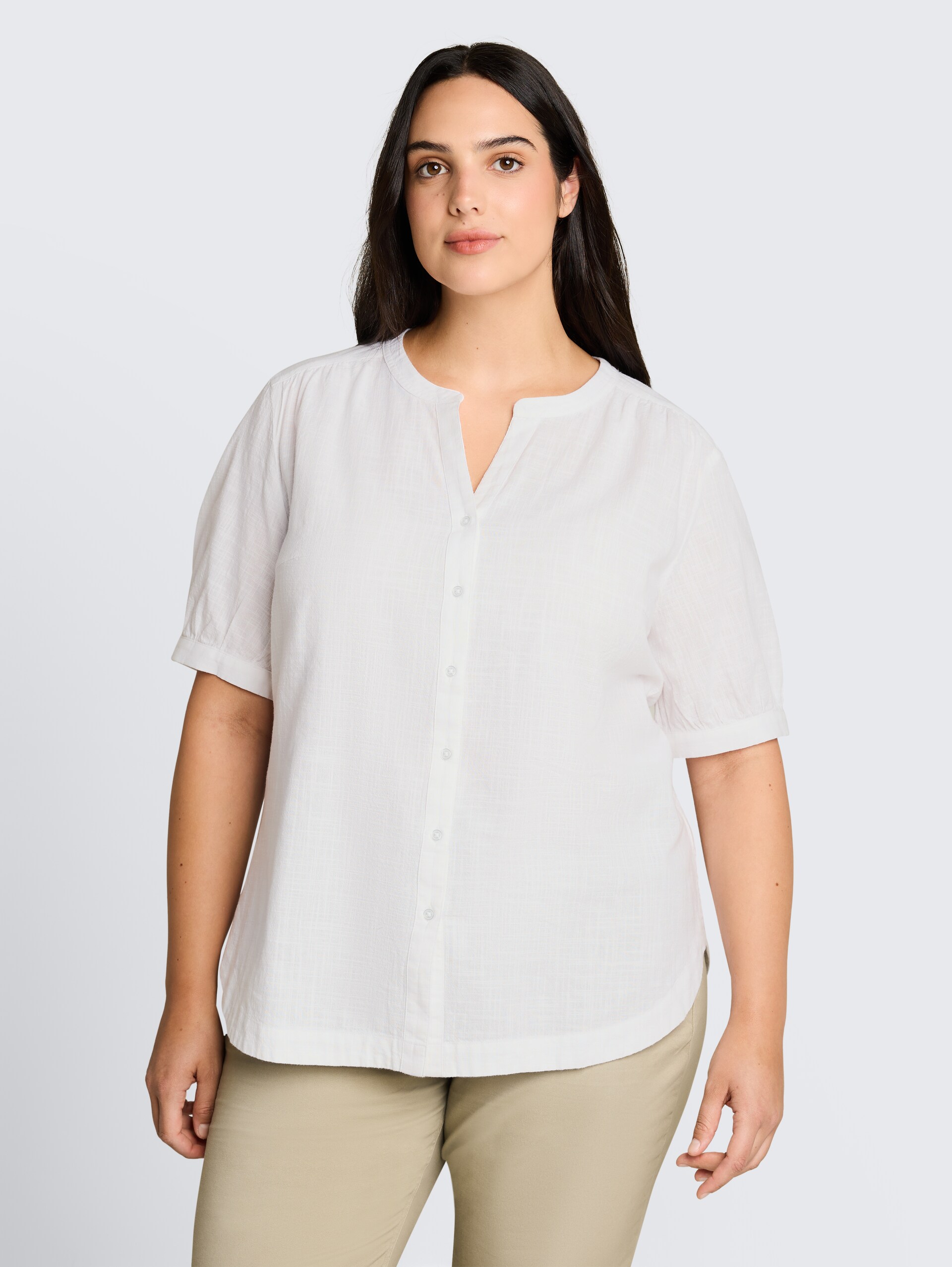 Plus Size - Blouse en coton grande taille - White - Découpe Vue de face du modèle