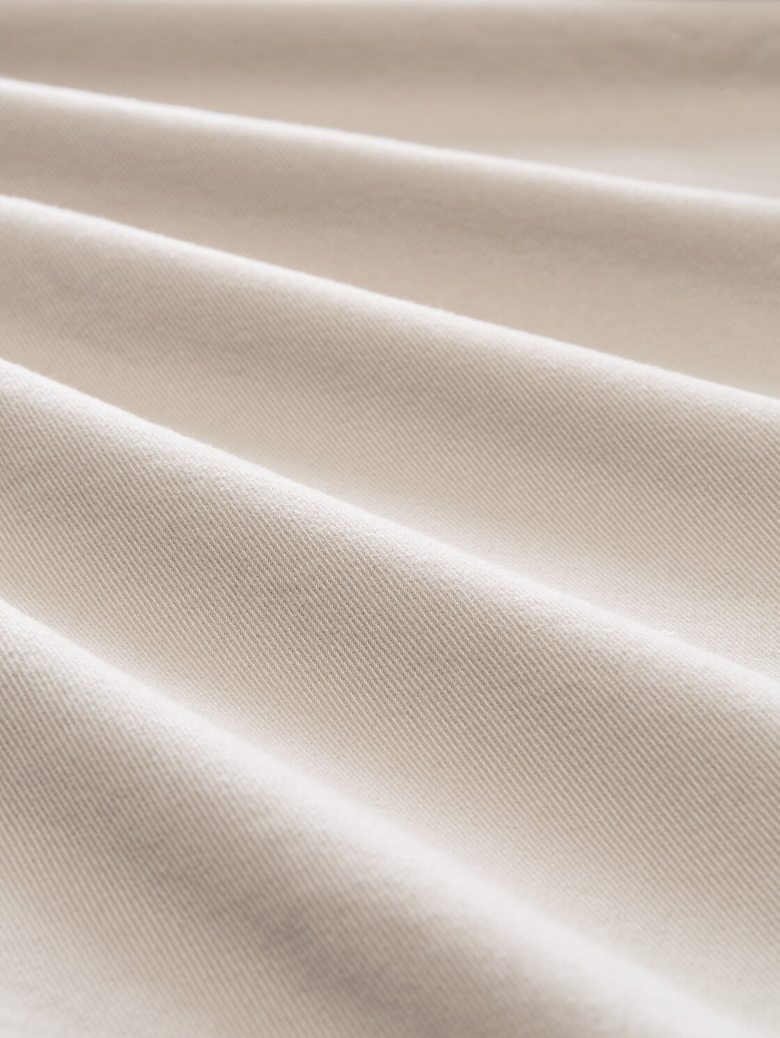 TTLOOSE Chino Hose aus Baumwolle - muted grey - Material-Ansicht