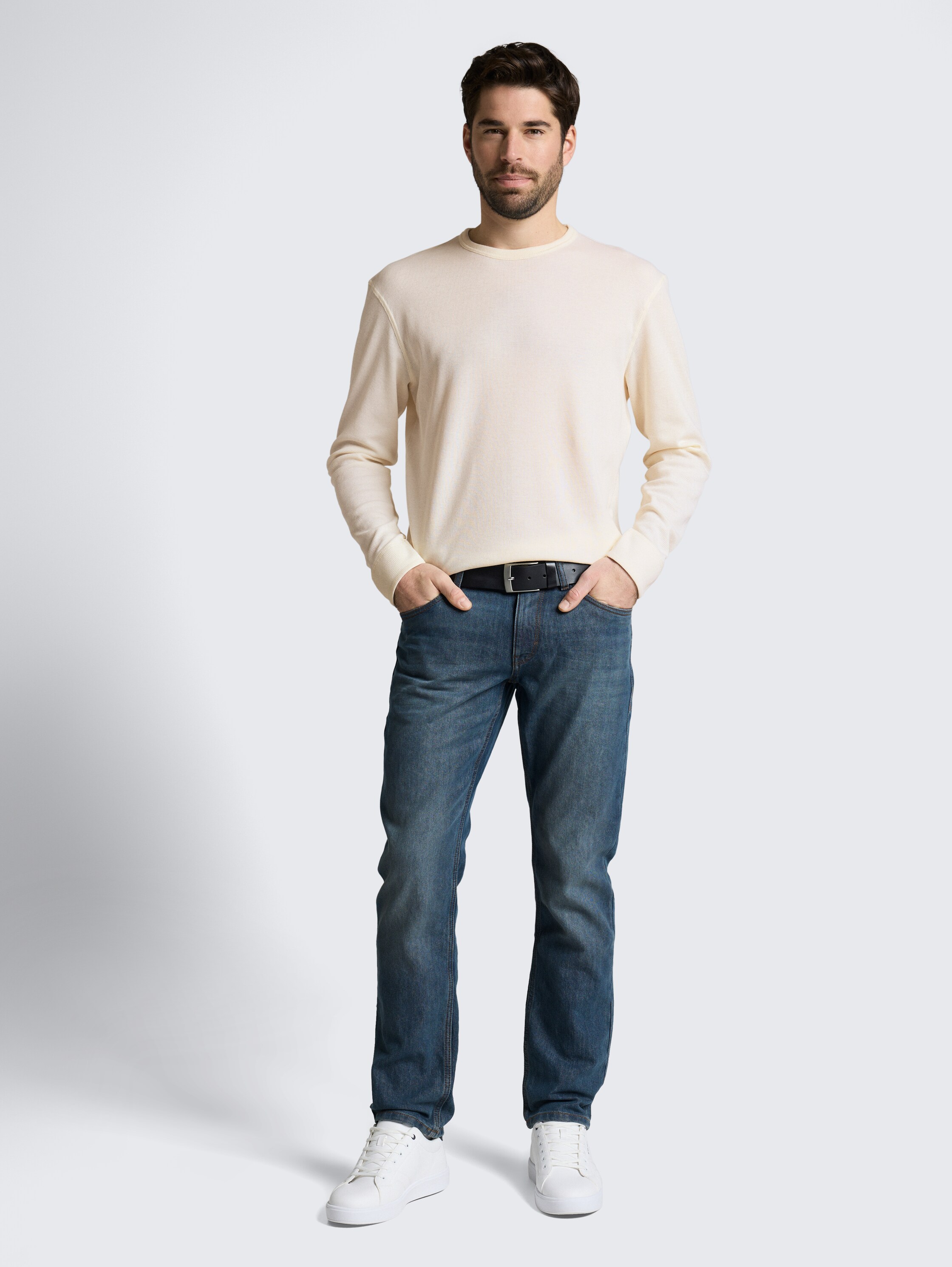 Long-sleeved shirt with waffle texture - Gardenia White - Model front view