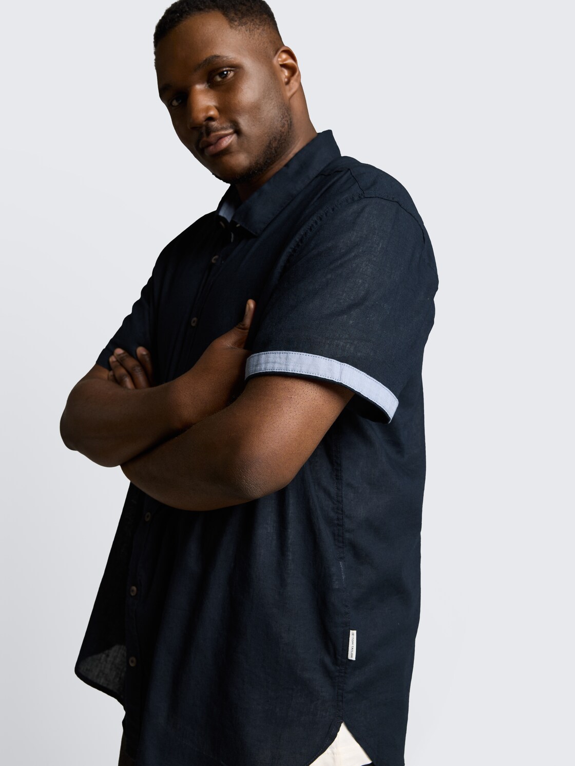 Plus Size - Regular Fit Kurzarmhemd mit Leinenanteil - sky captain blue - Detail-Model-Ansicht