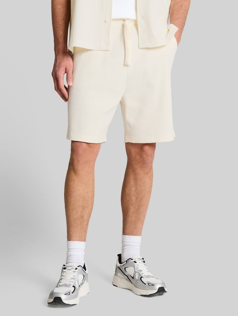 Relaxed Shorts mit Waffelstruktur von Denim Male, Wool White