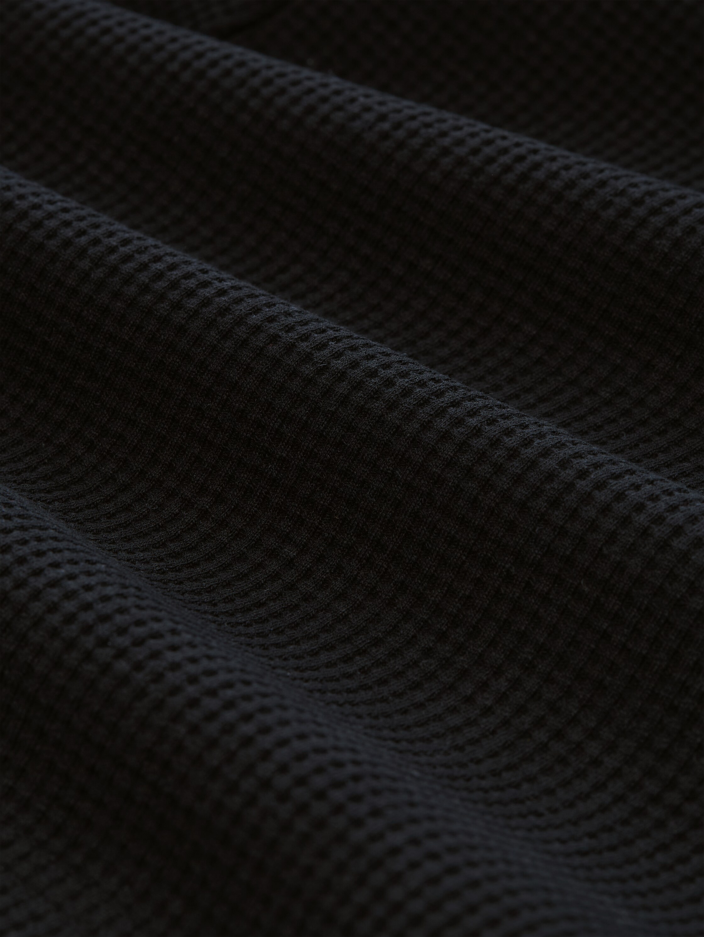 Relaxed shorts with a waffle texture - black - 