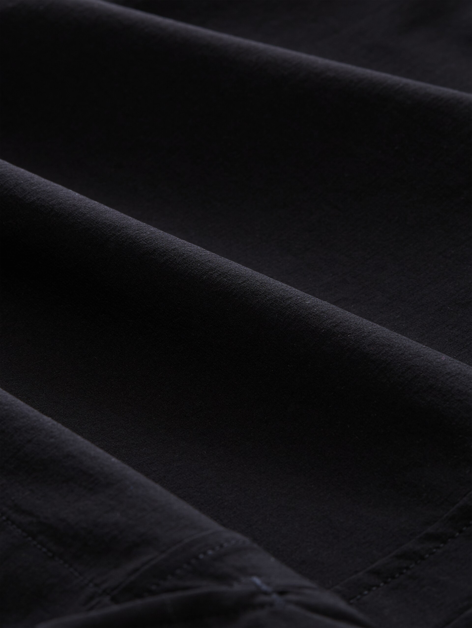 Ultralight Relaxed Fit Shorts - Black - Material-Ansicht