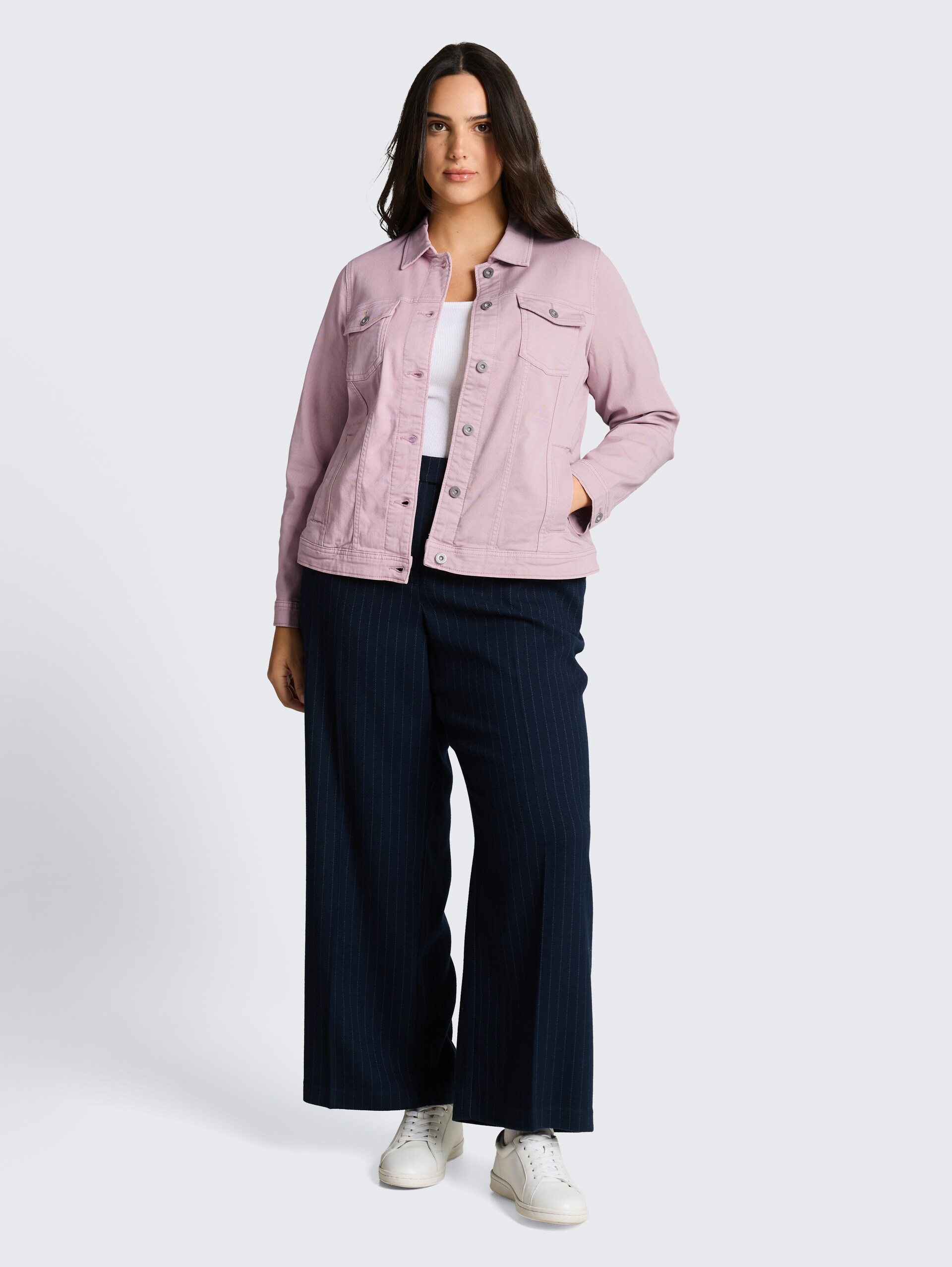 Plus Size - Jeansjacke mit Eingriffstaschen - light elderberry - seitliche Model-Ansicht