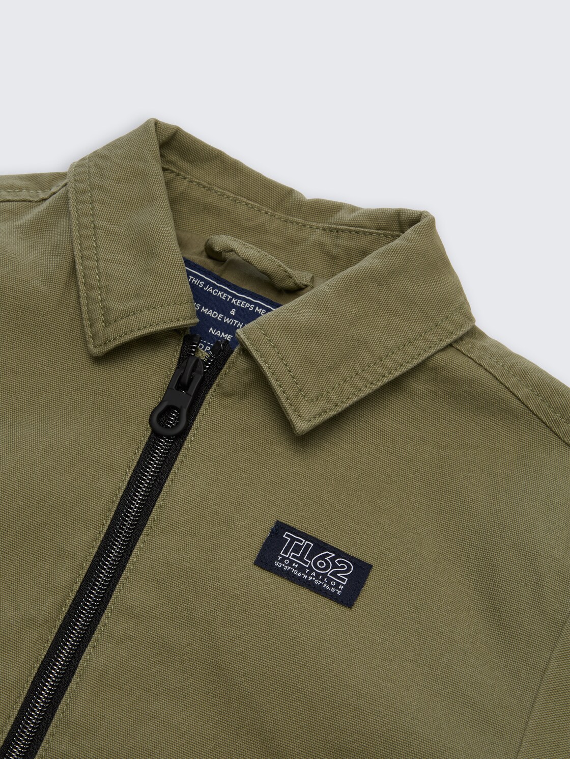 Übergangsjacke aus Baumwolle - tree moss green - Detail-Model-Ansicht