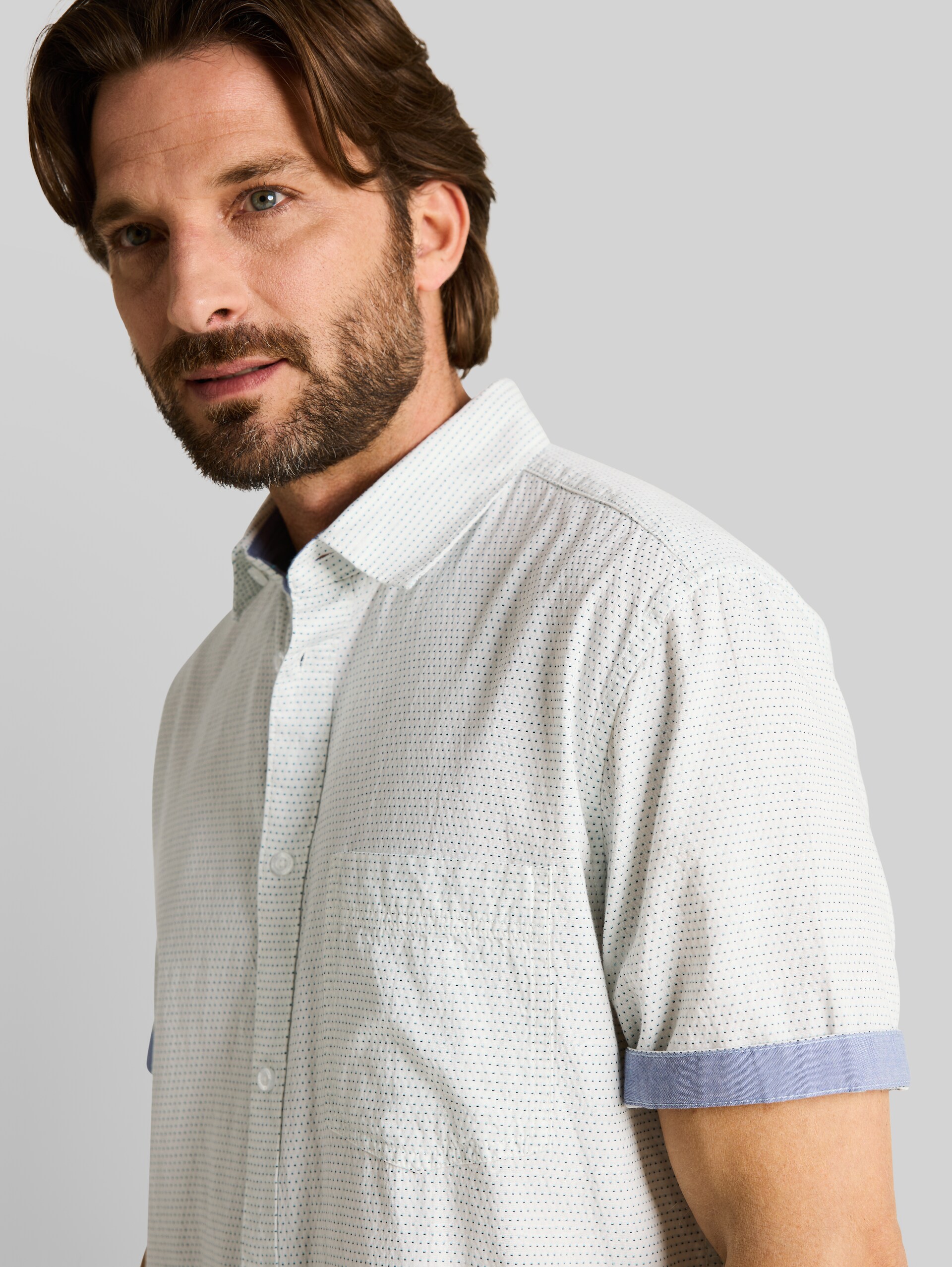 Regular fit short-sleeved cotton shirt - gardenia white dot structure - Detail model view