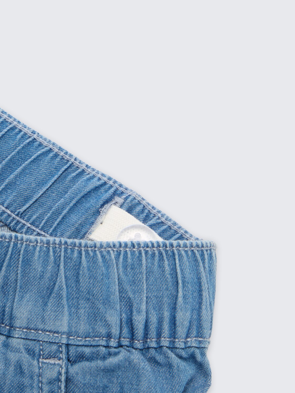 Wide Leg Jeans - mid stone bright blue denim - Detail-Model-Ansicht