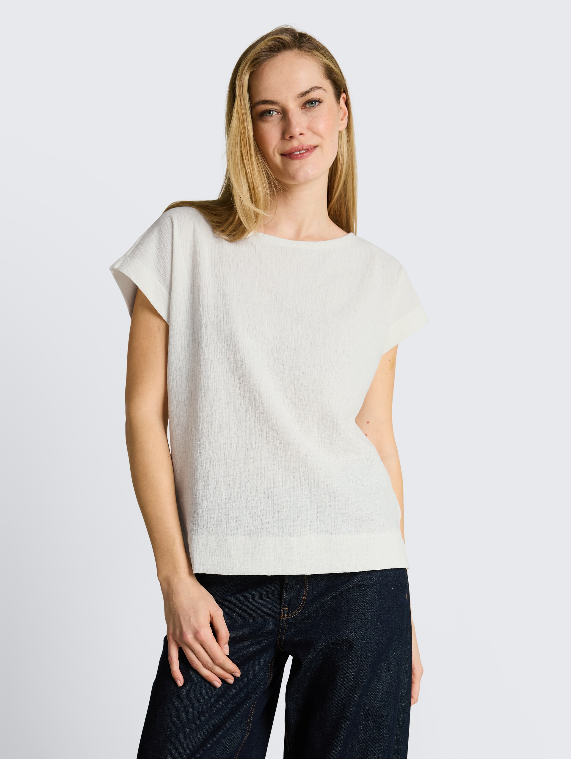 Loose Fit T-Shirt - Whisper White - Ausschnitt Model-Vorderansicht
