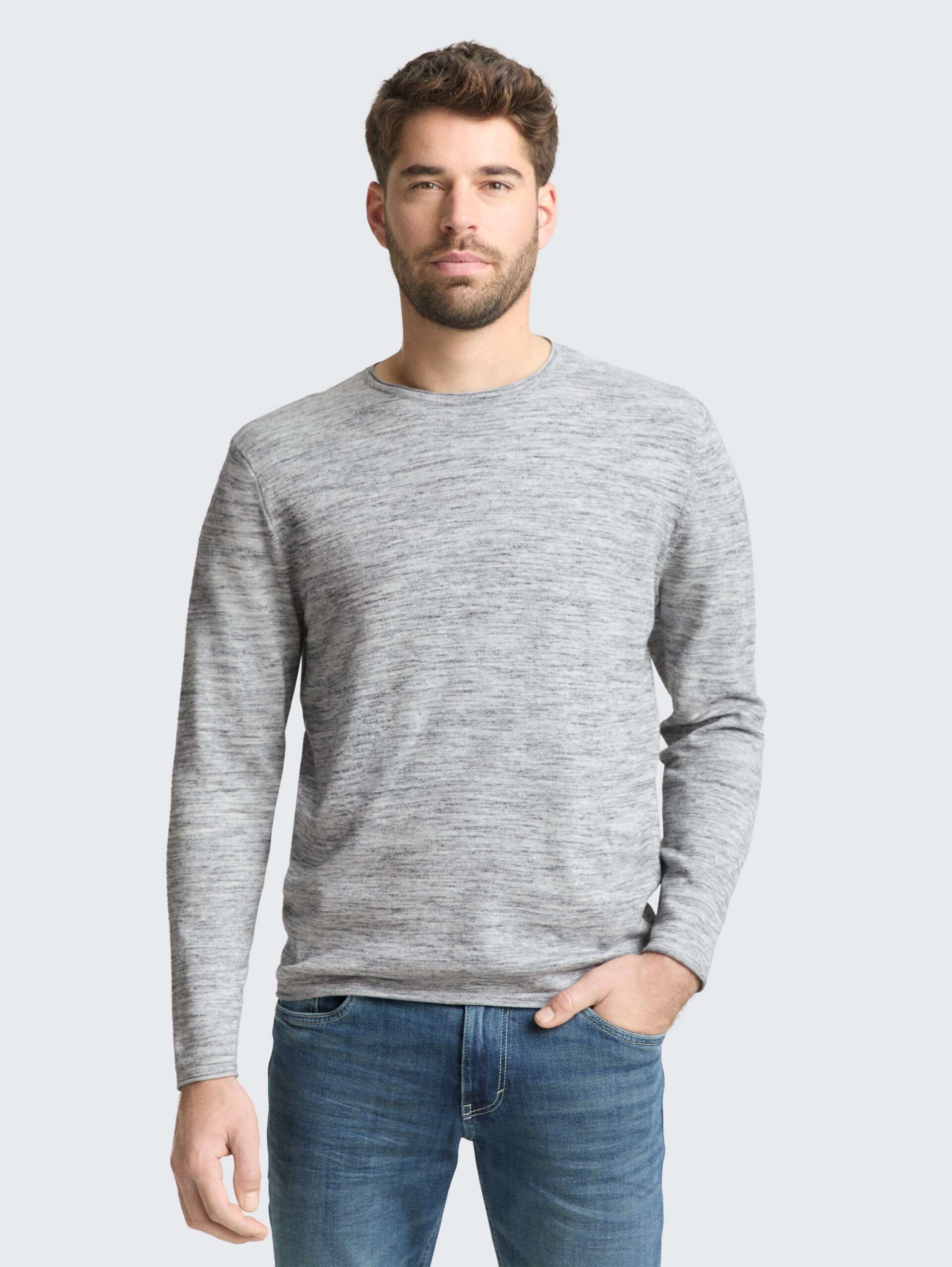 Strickpullover in Melange-Optik - navy blue multicolor space dye - Ausschnitt Model-Vorderansicht