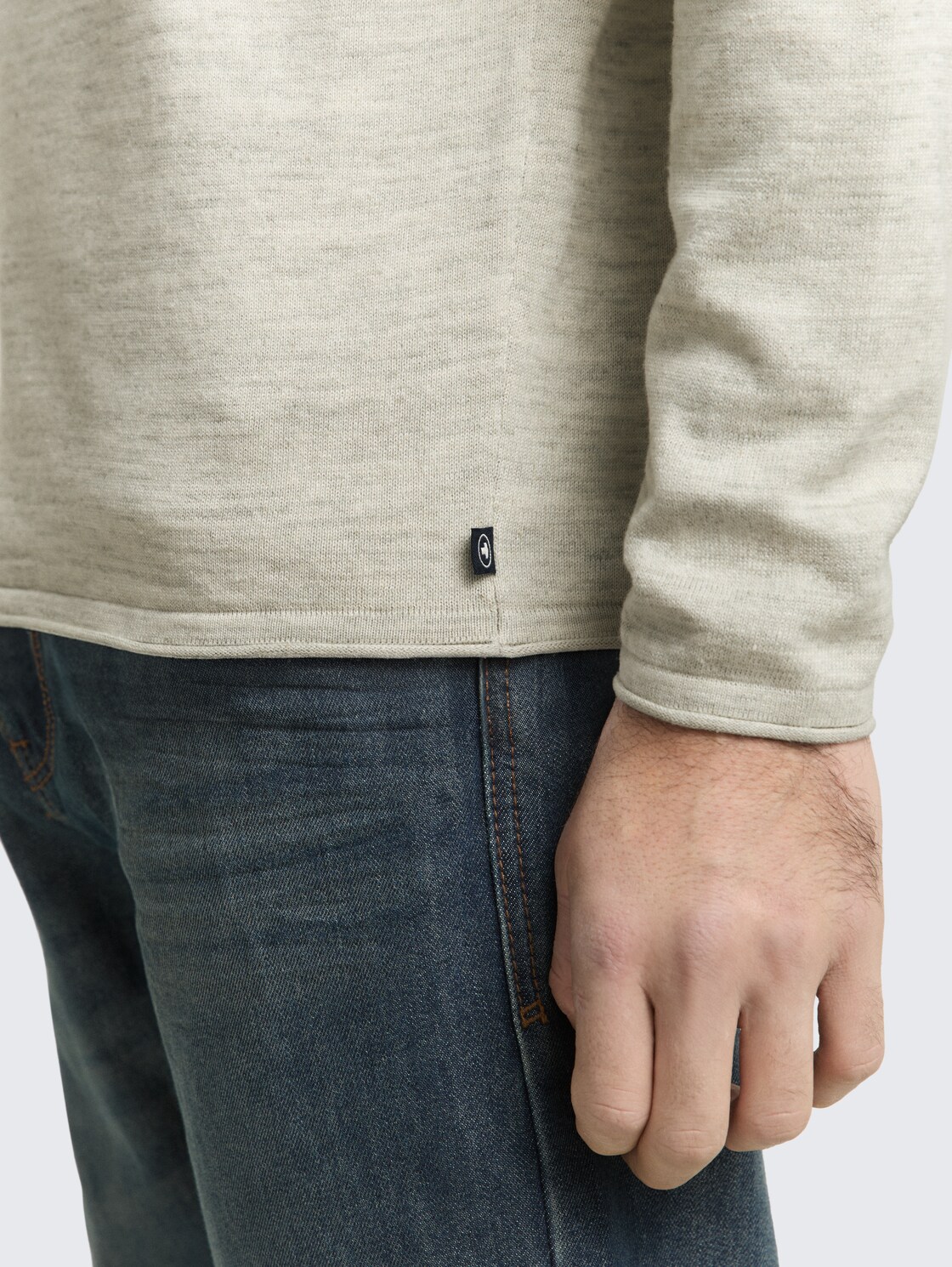 Strickpullover in Melange-Optik - olive multicolor space dye - Detail-Model-Ansicht