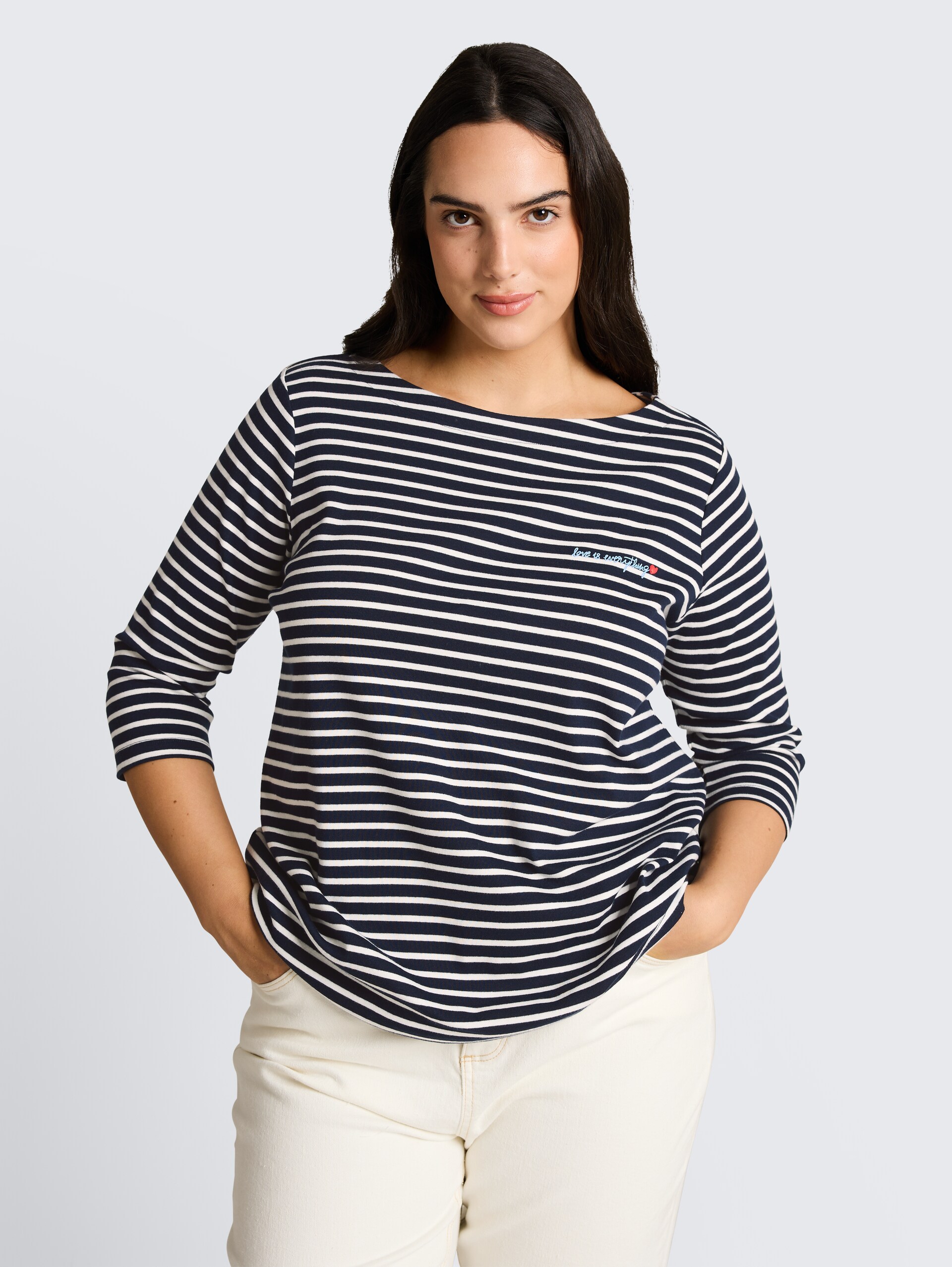 Plus Size - Langarmshirt mit Streifenmuster - navy blue offwhite stripe - Ausschnitt Model-Vorderansicht