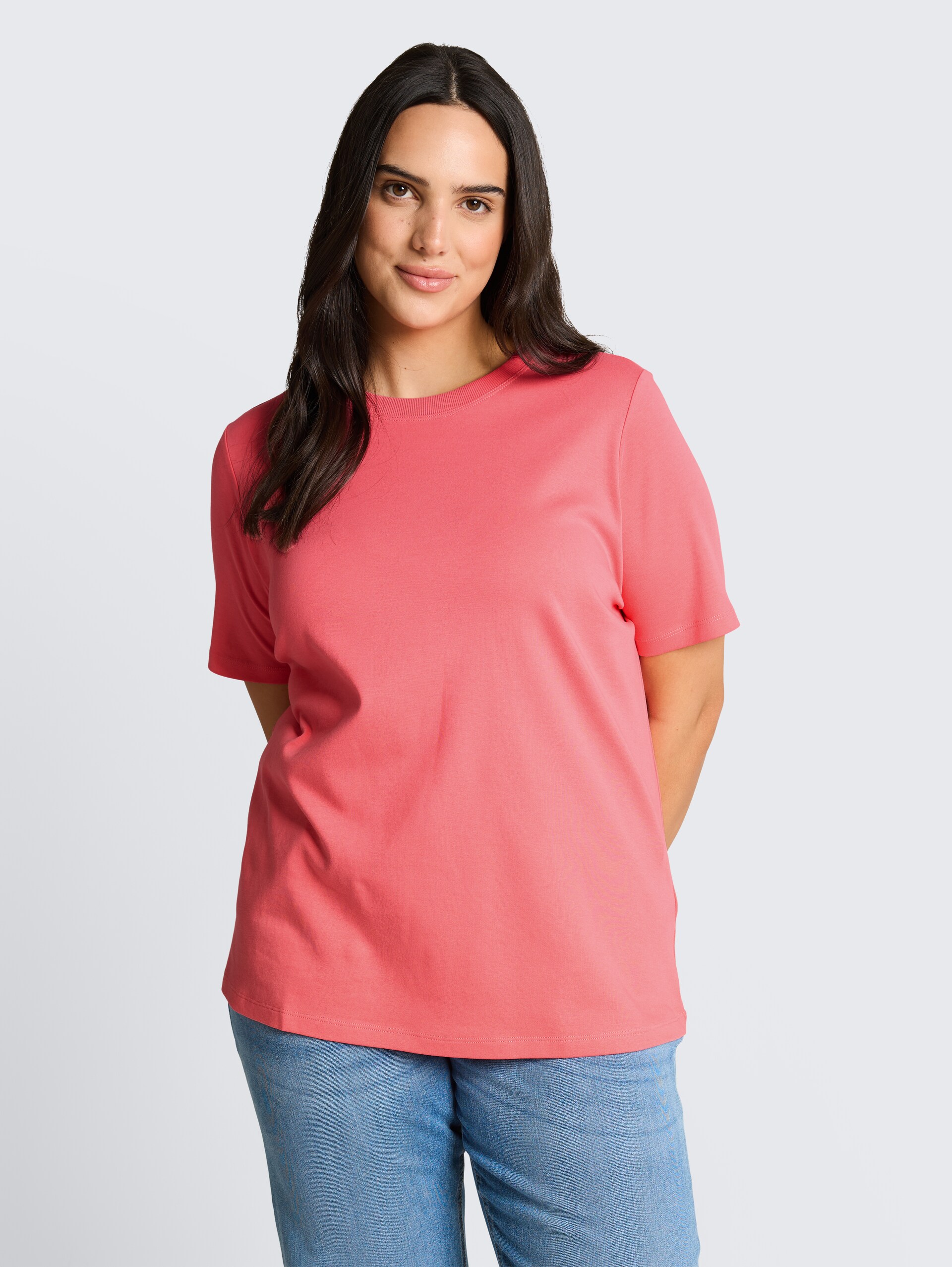 Plus Size - Basic T-Shirt aus Baumwolle - soft coral pink - Ausschnitt Model-Vorderansicht