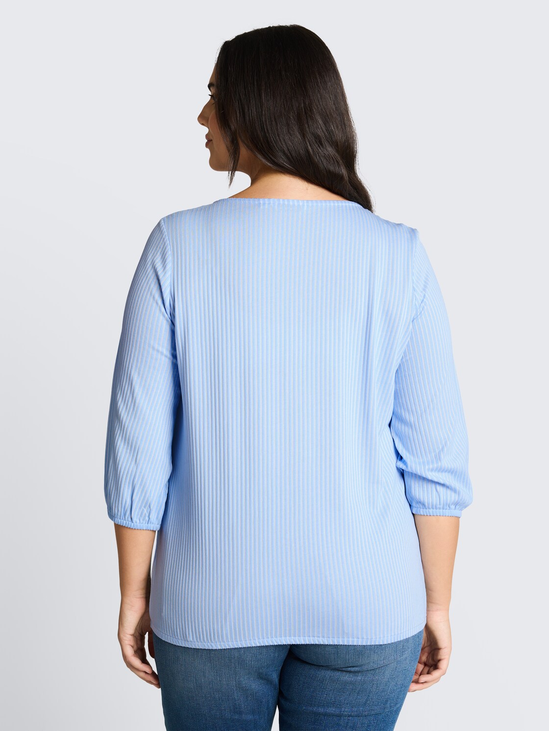 Plus Size - Bluse mit Streifenmuster - blue white thin stripe - Auschnitt Model-Rückansicht