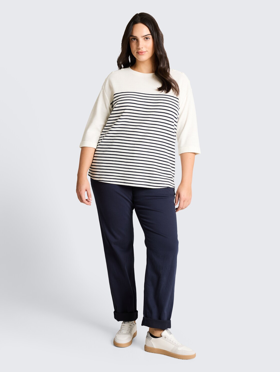 Plus Size - Langarmshirt mit Streifenmuster - offwhite navy blue stripe - Model-Vorderansicht