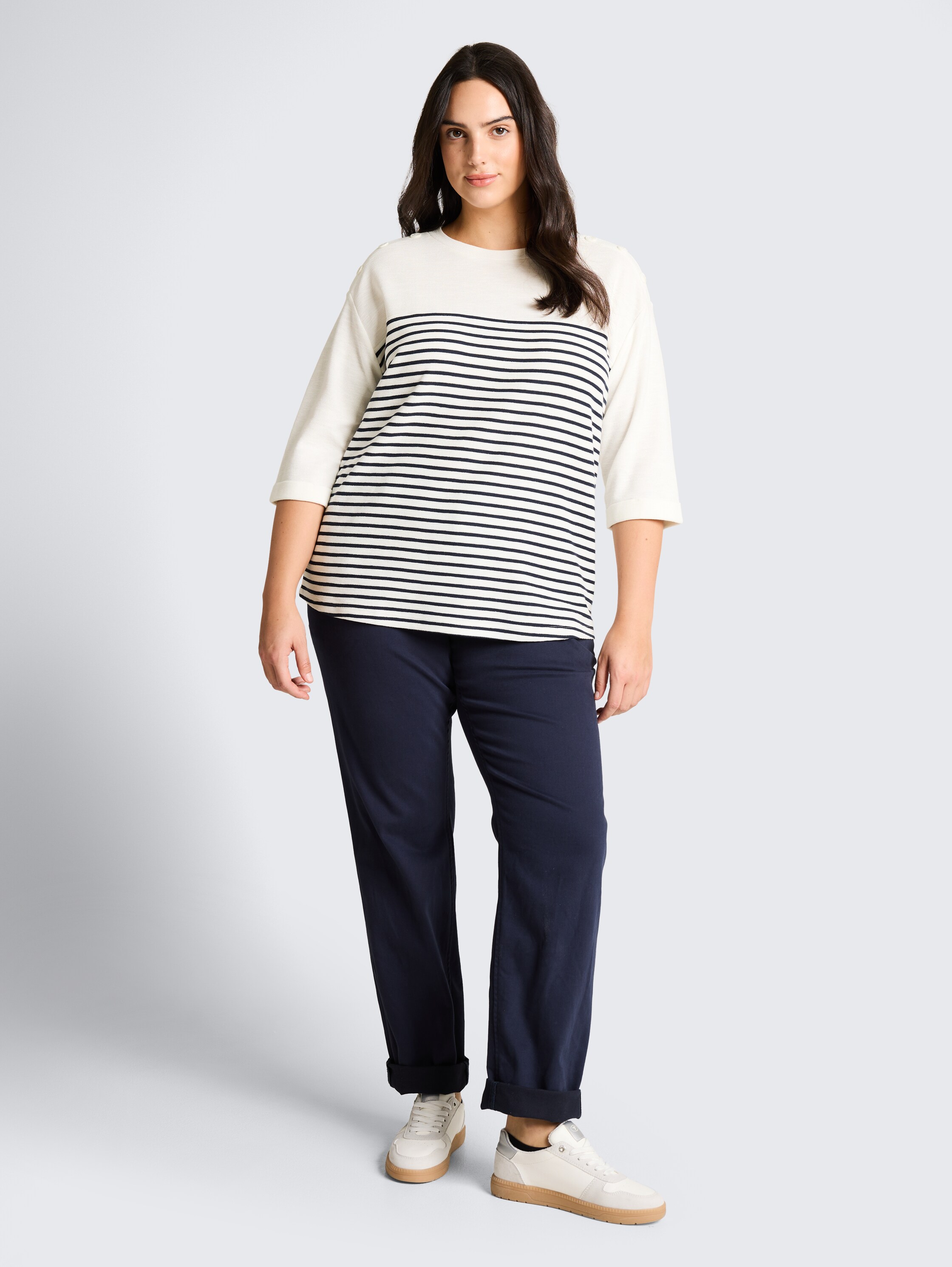 Plus Size - Langarmshirt mit Streifenmuster - offwhite navy blue stripe - Model-Vorderansicht