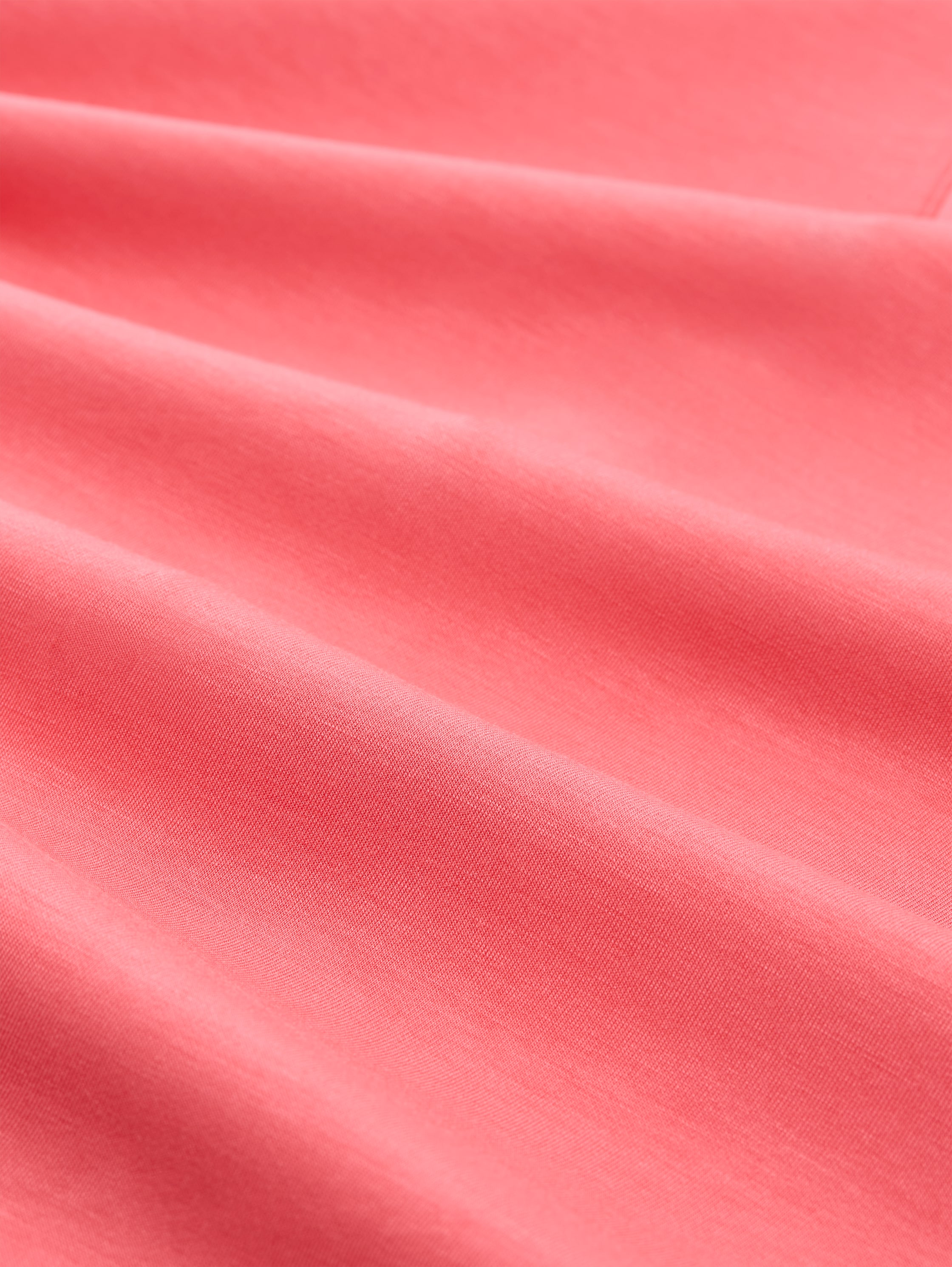 Plus Size - Loose Fit Scuba Langarmshirt mit Polokragen - soft coral pink - Material-Ansicht