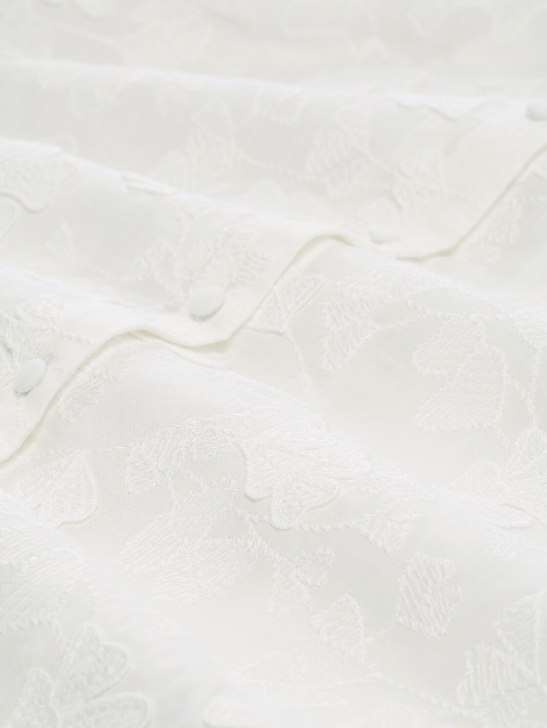 Plus Size - Loose Fit Bluse mit Stickerei - White - Material-Ansicht