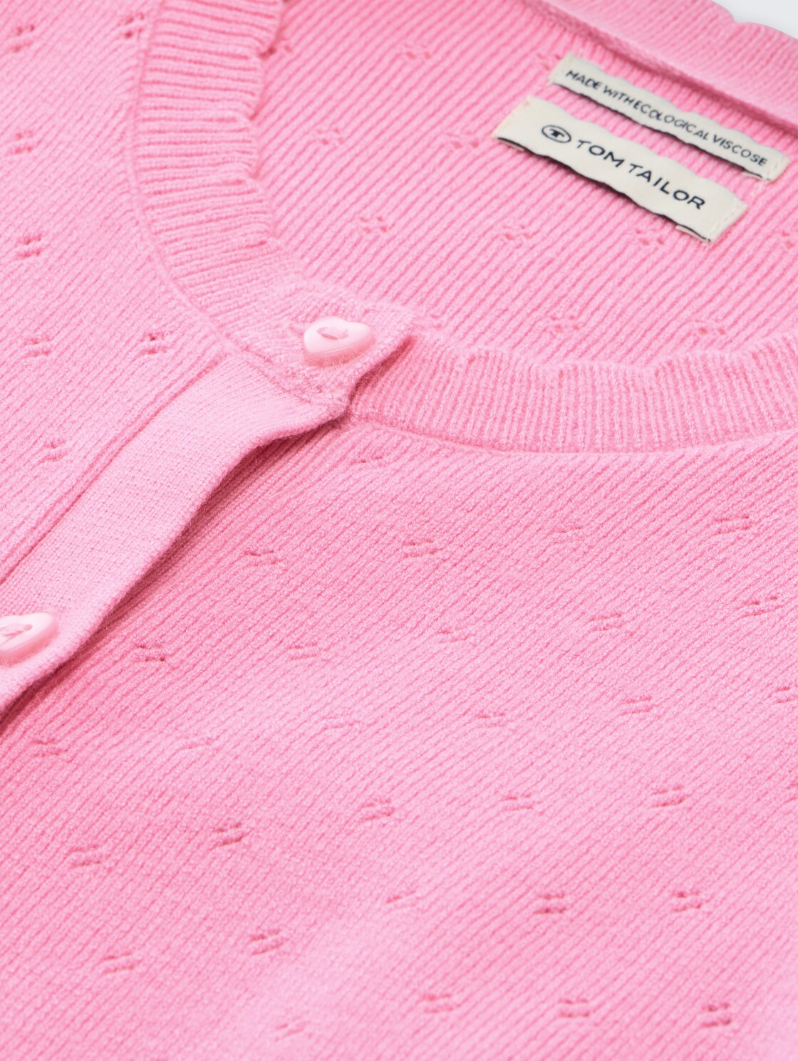 Ajour Cardigan mit Herzknöpfen - lovely pink - Detail-Model-Ansicht