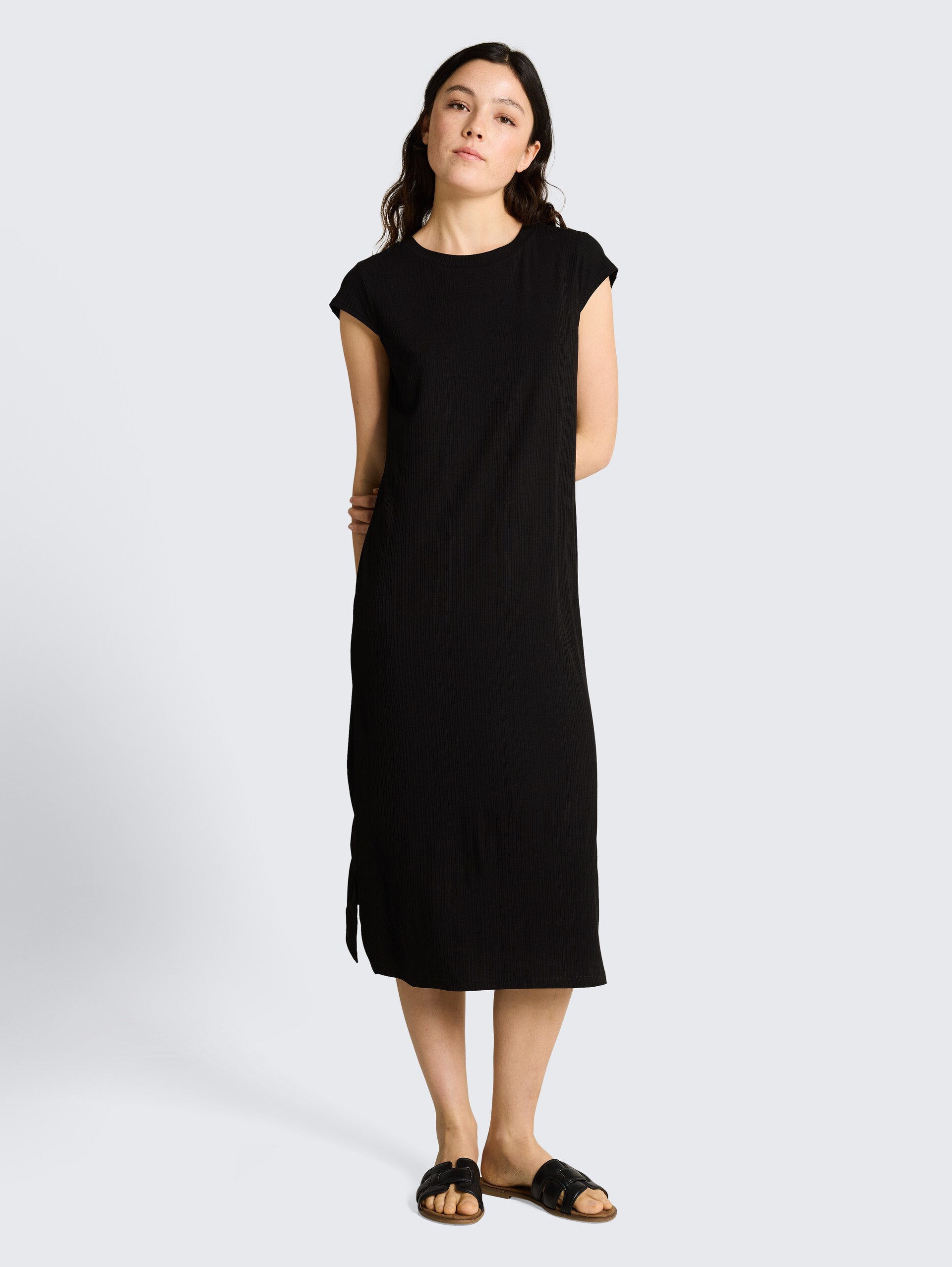 Loose Fit Midi-Kleid mit Rippstruktur - deep black - Model-Vorderansicht