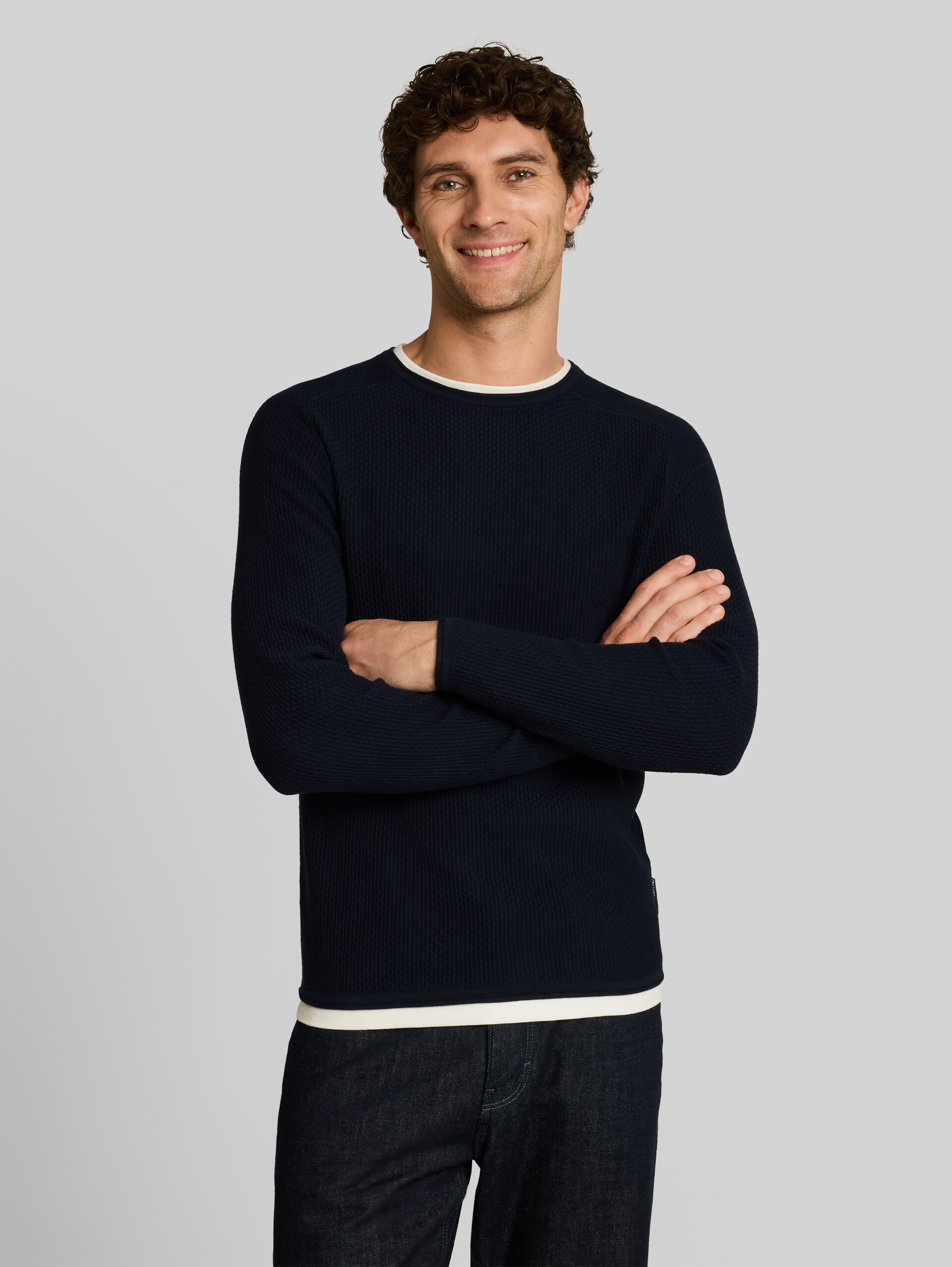 Strickpullover im 2-in-1-Look - sky captain blue - Ausschnitt Model-Vorderansicht