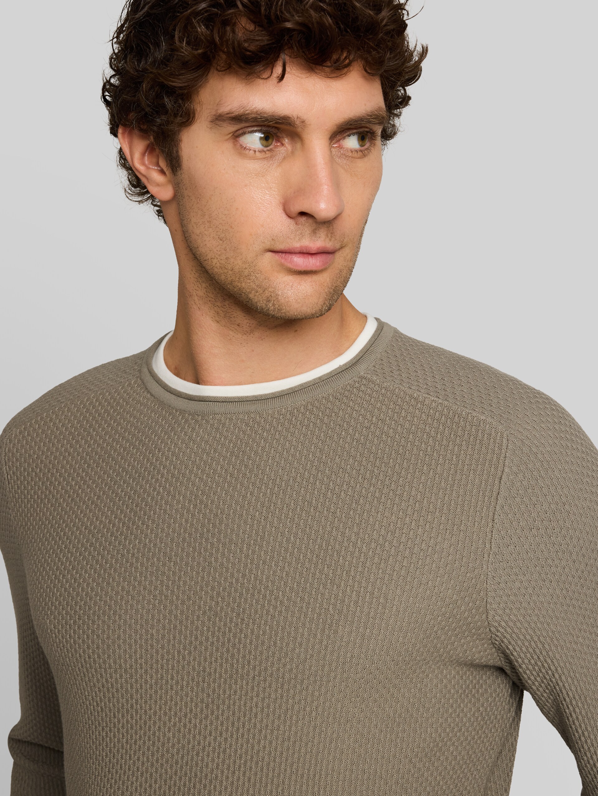 Strickpullover im 2-in-1-Look - dark sage green - Detail-Model-Ansicht