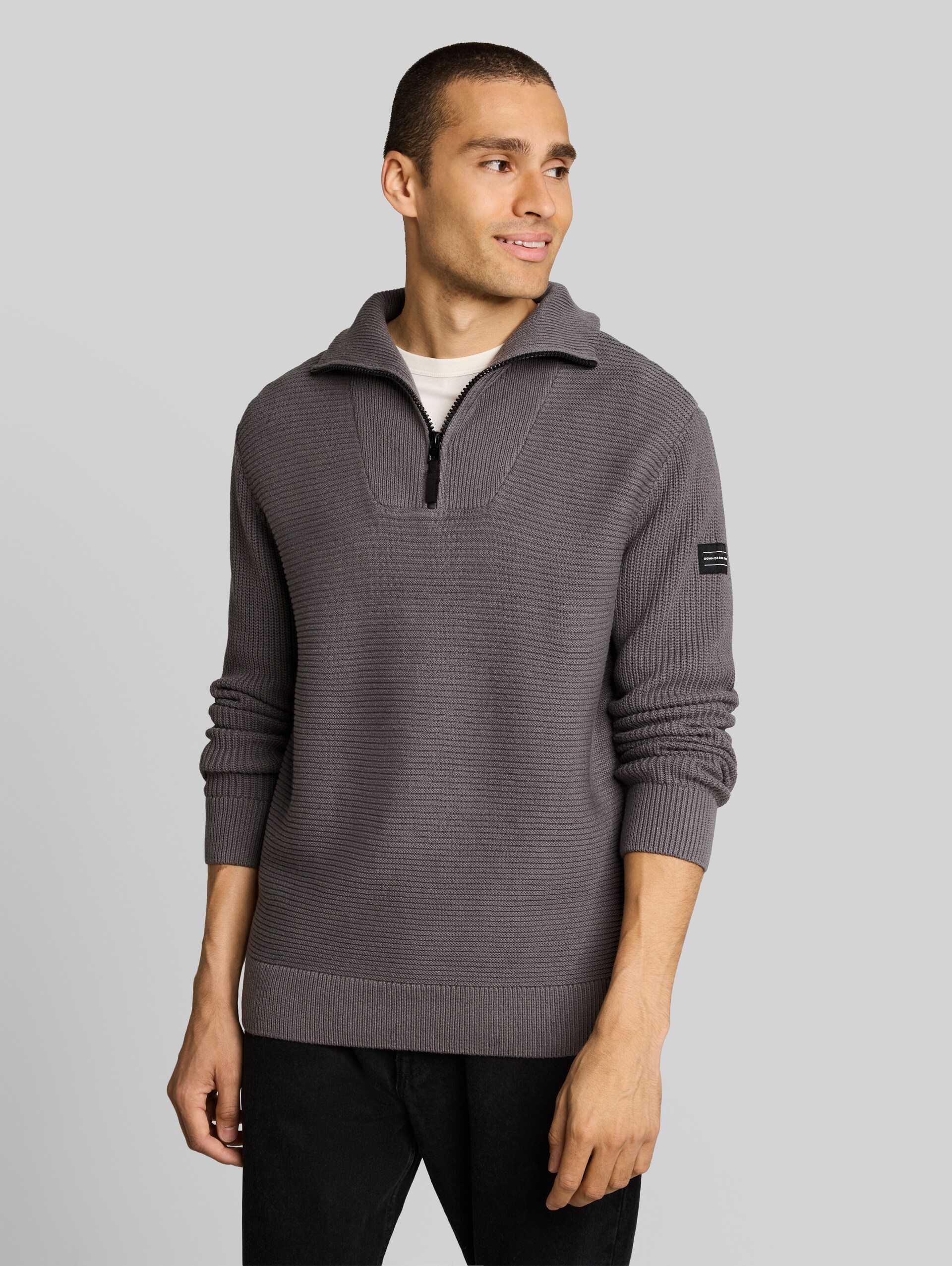Troyer Strickpullover - classic grey - Ausschnitt Model-Vorderansicht