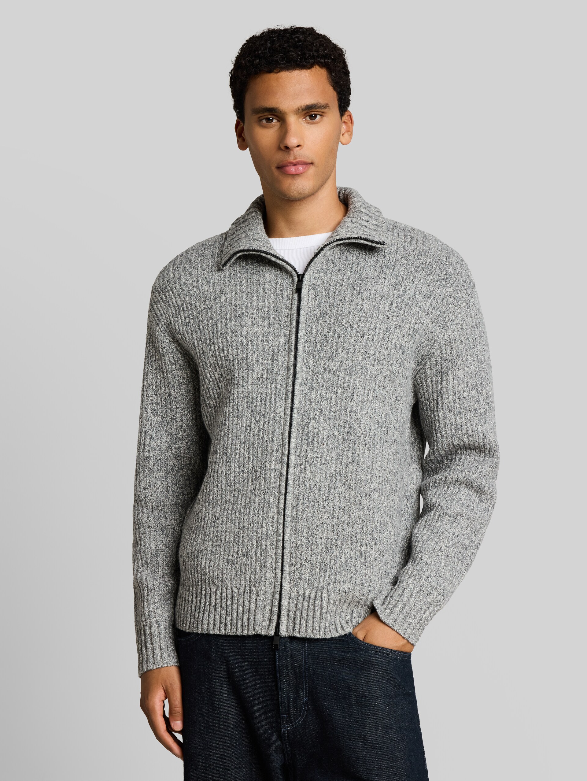 Cardigan coupe décontractée avec fermeture éclair - grey black structure - Découpe Vue de face du modèle