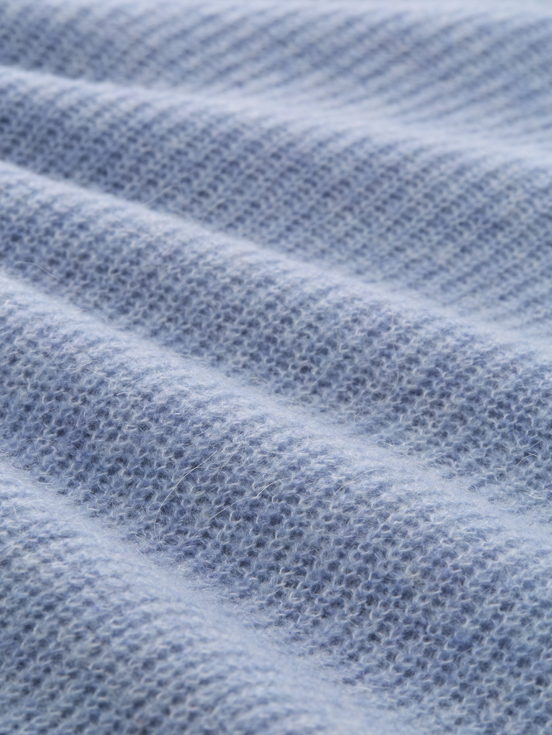 Lichtgewicht gebreide trui met alpaca-aandeel - foggy sky blue melange - Materiaalweergave