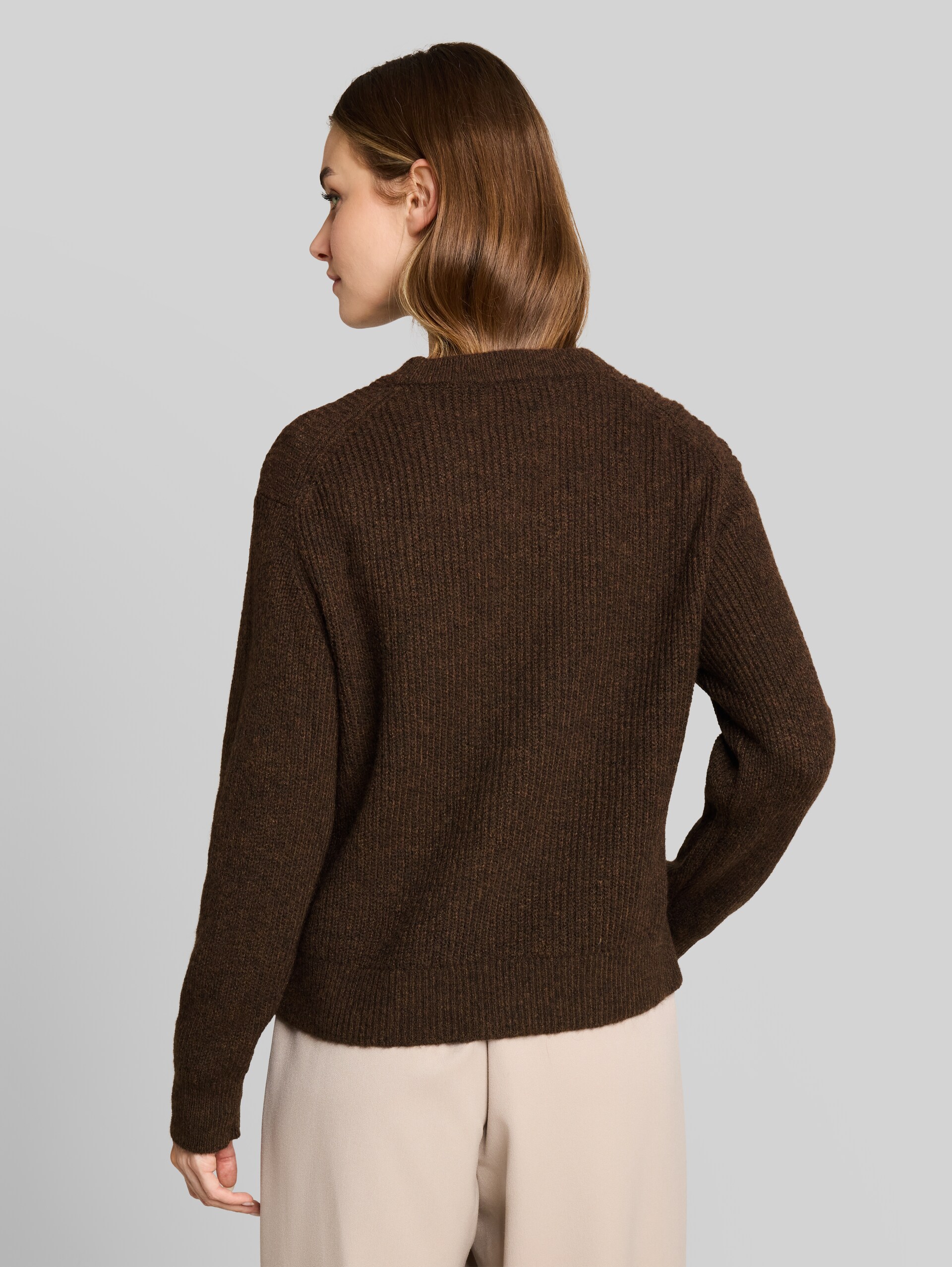 Pull en maille légère avec une touche d'alpaga - cool dark brown melange