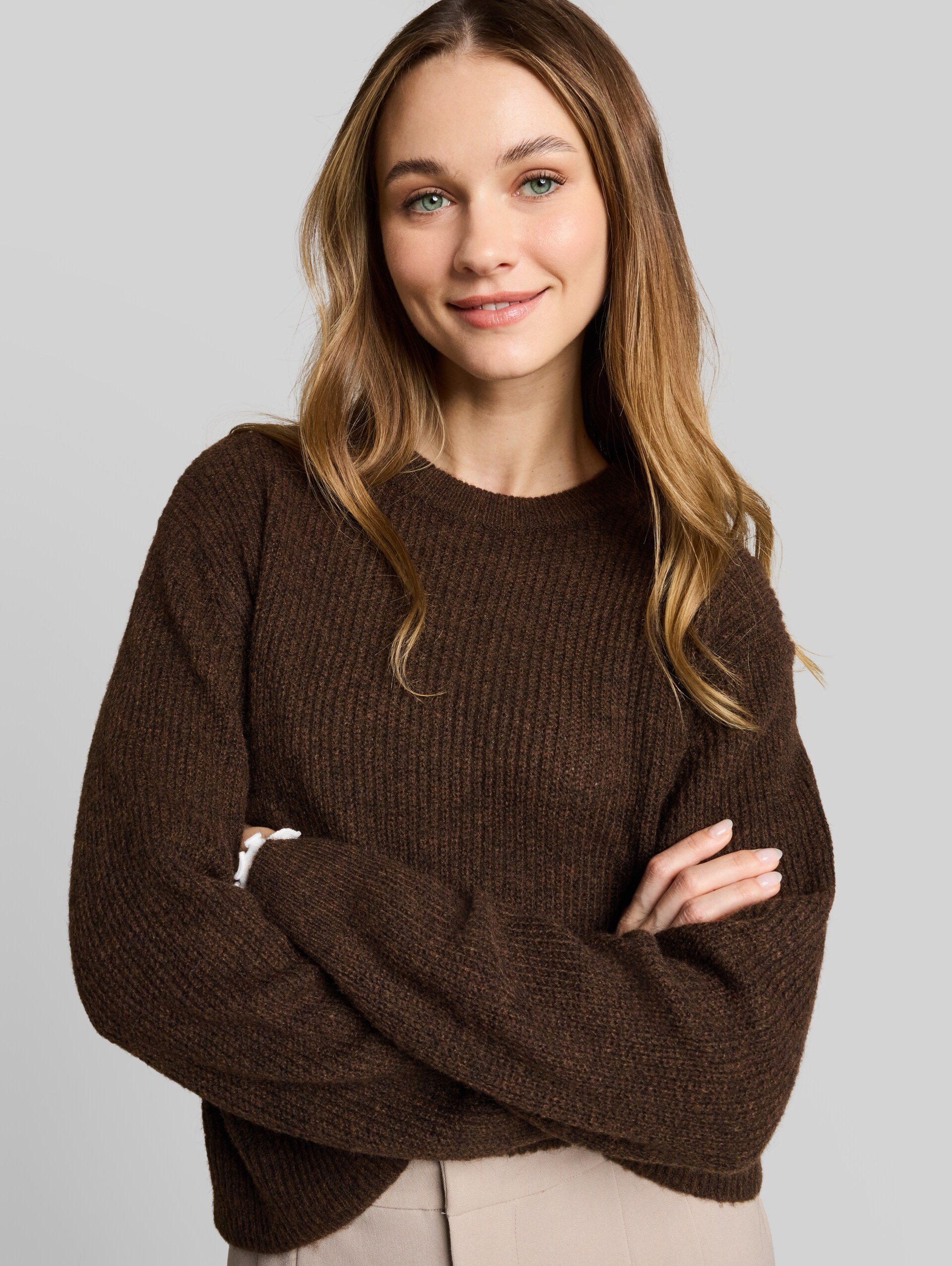 Pull en maille légère avec une touche d'alpaga - cool dark brown melange - Vue détaillée du modèle