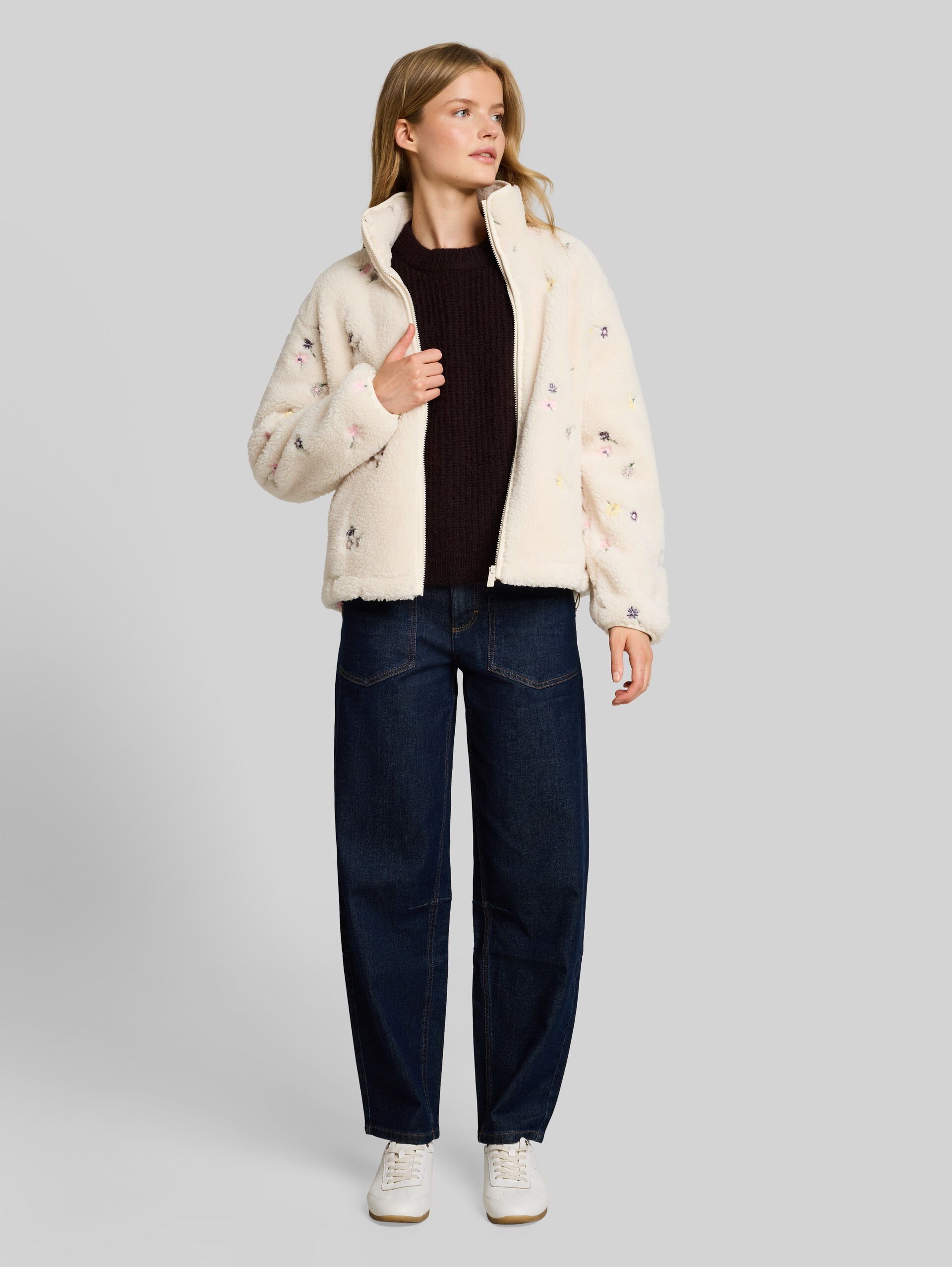 Pull en maille coupe décontractée à col rond - dark plum melange - Vue de face du modèle