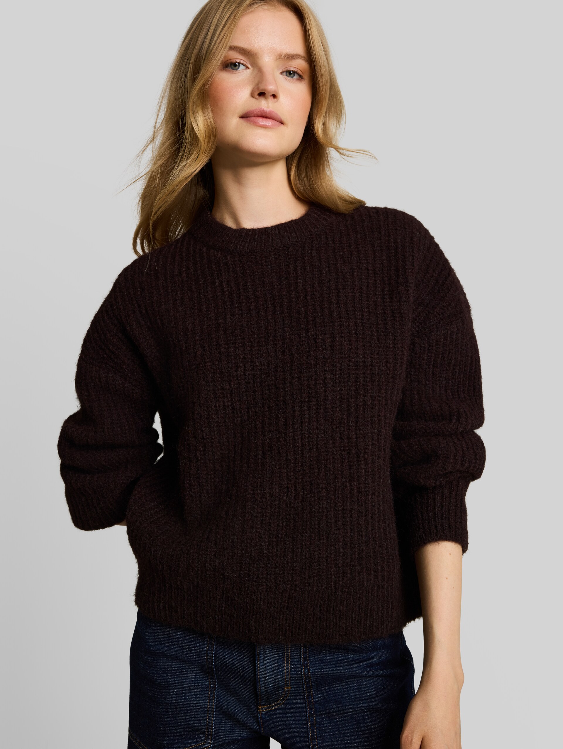Pull en maille coupe décontractée à col rond - dark plum melange - Vue détaillée du modèle