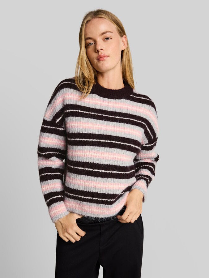 Relaxed Fit Strickpullover mit Rundhalsausschnitt von Denim Female, plum pink grey stripe