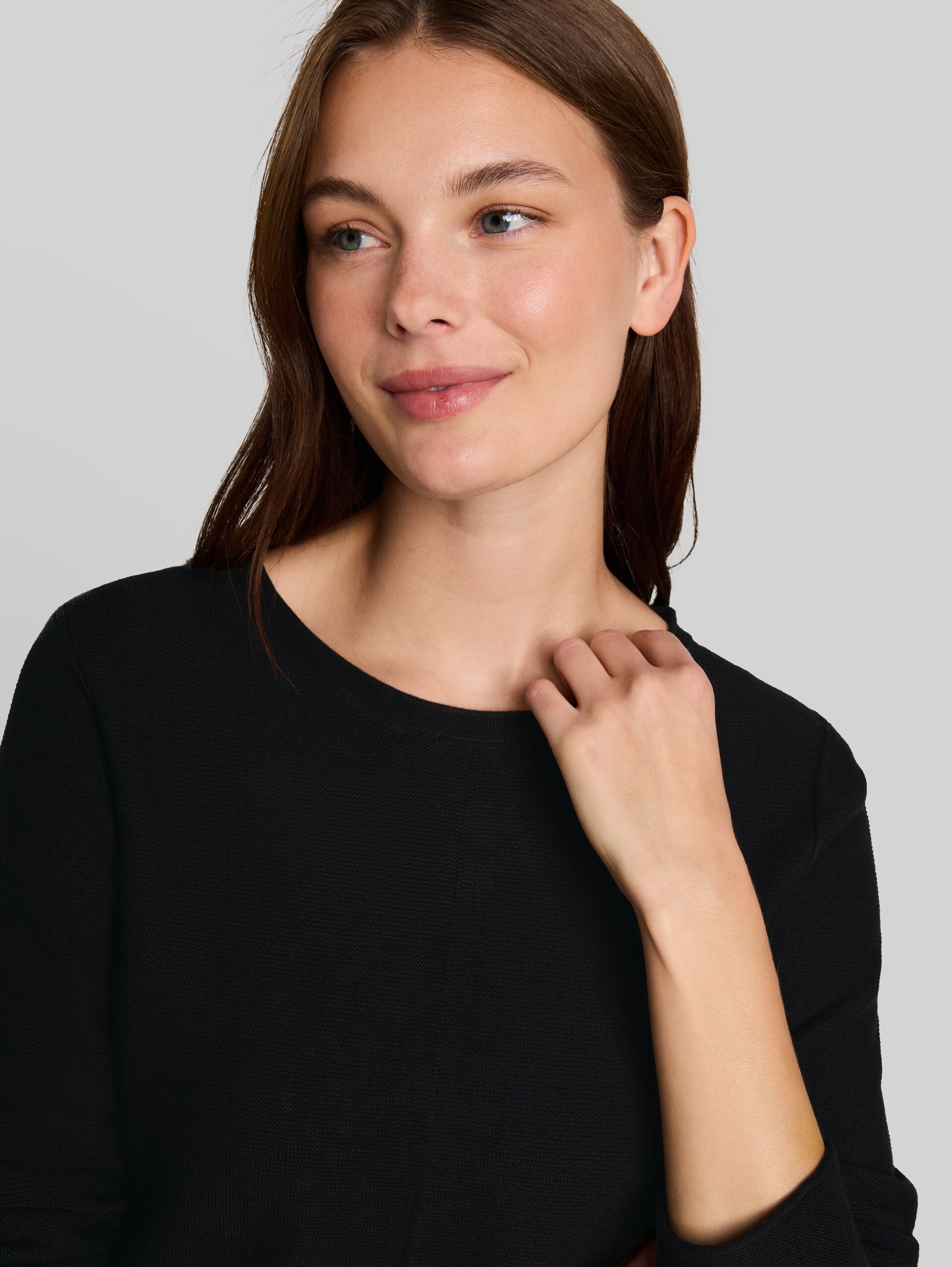 Pull en maille de coton - deep black - Vue détaillée du modèle