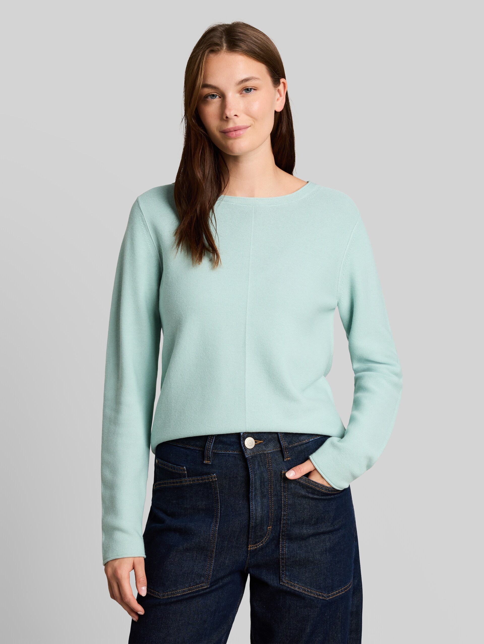 Pull en maille de coton - dusty light green - Découpe Vue de face du modèle