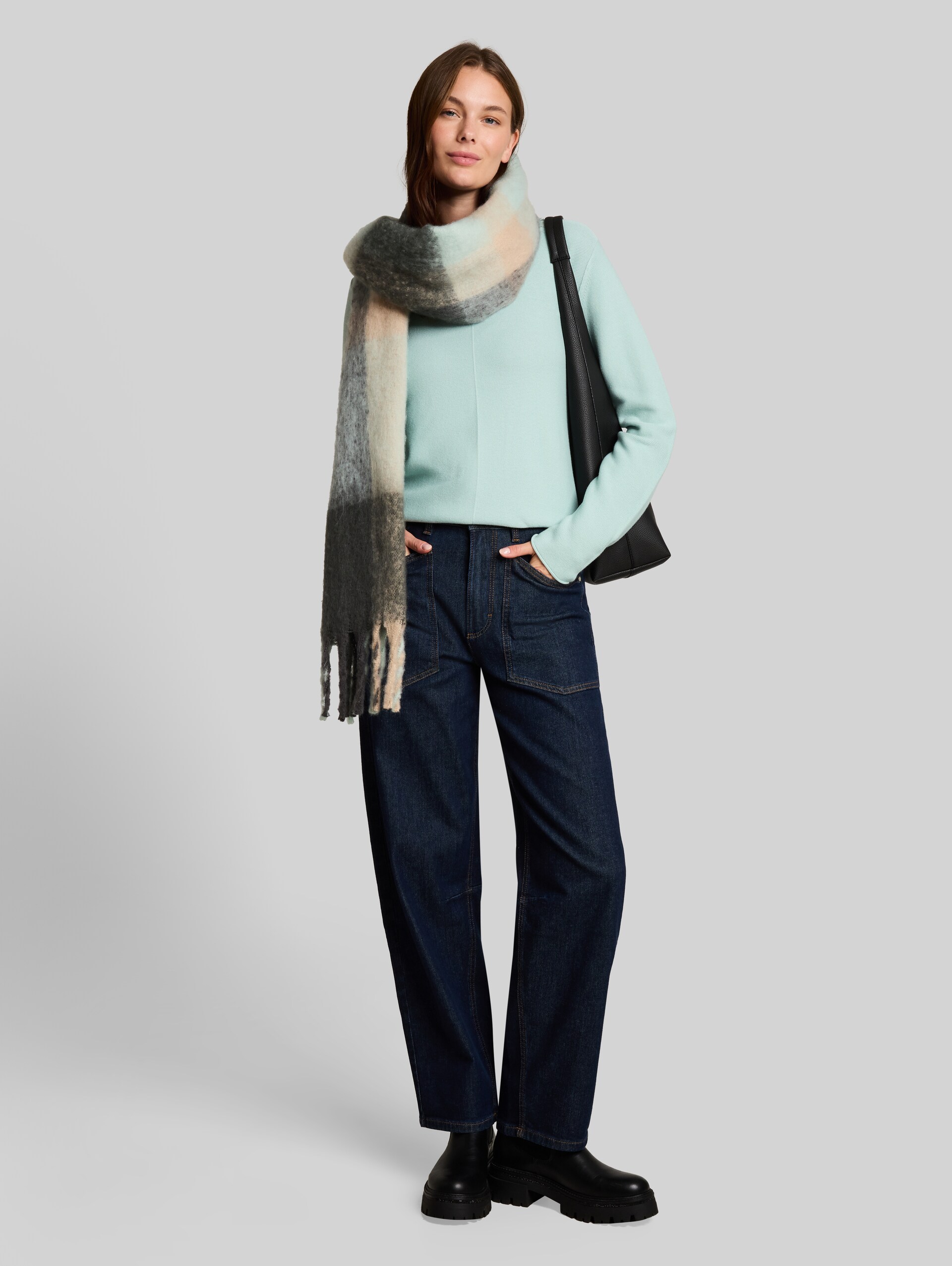 Pull en maille de coton - dusty light green - Vue de face du modèle