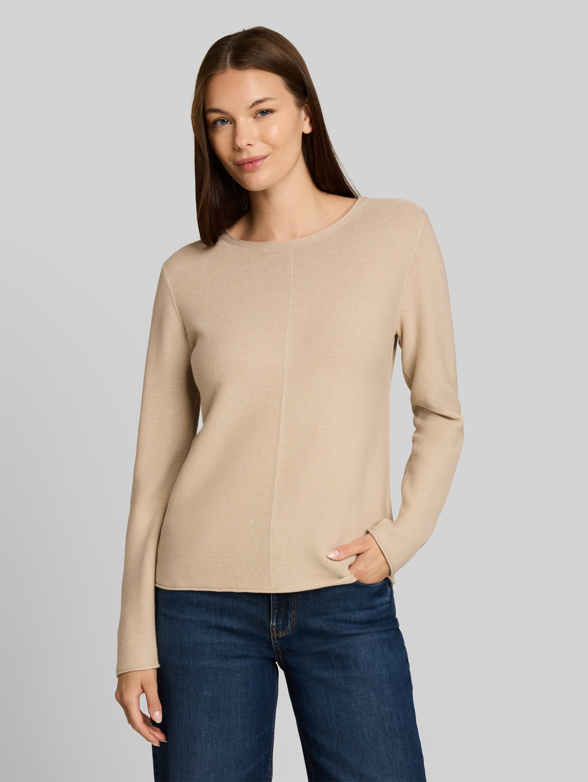 Strickpullover aus Baumwolle - gravel beige melange - Ausschnitt Model-Vorderansicht