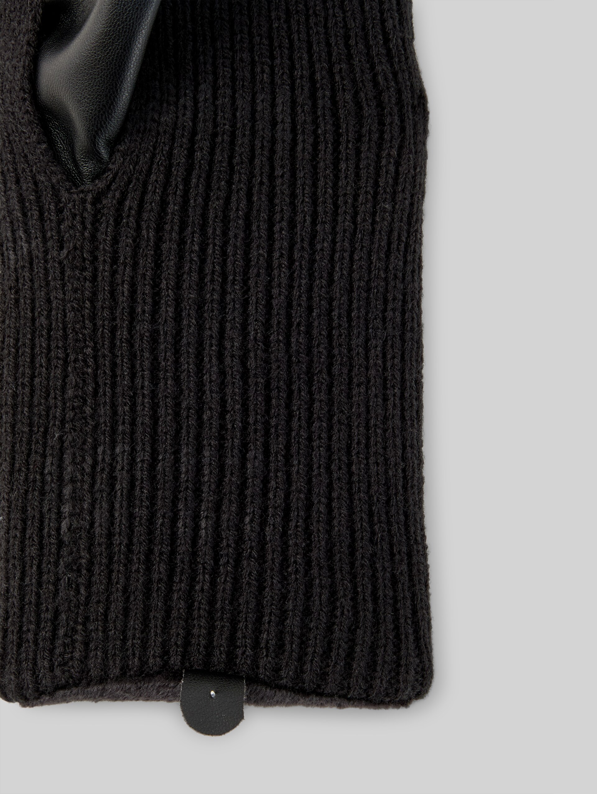 Handschuhe im 2-in-1-Look - deep black - Material-Ansicht