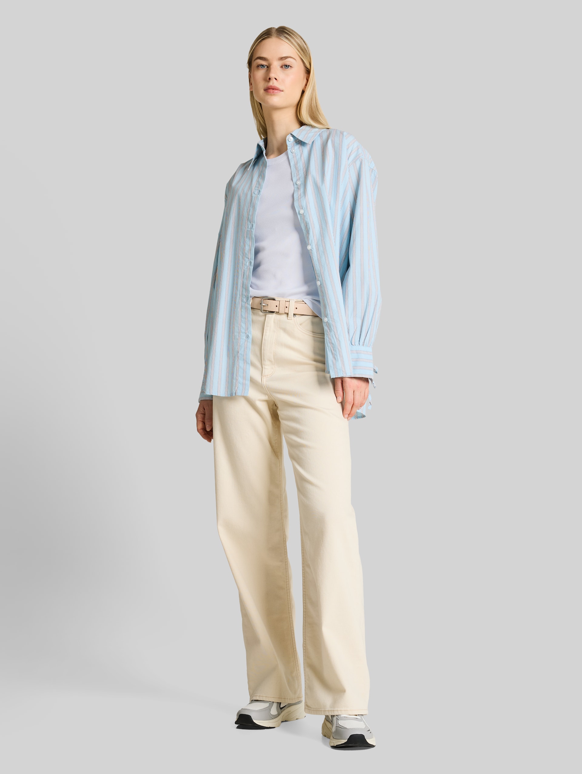 Slim fit top in a pack of 2 - White - Model front view