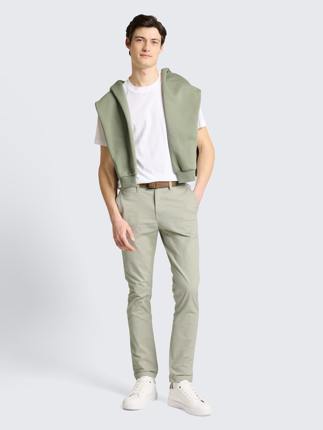 TTSLIM chinos with belt - elemental grey - Model front view