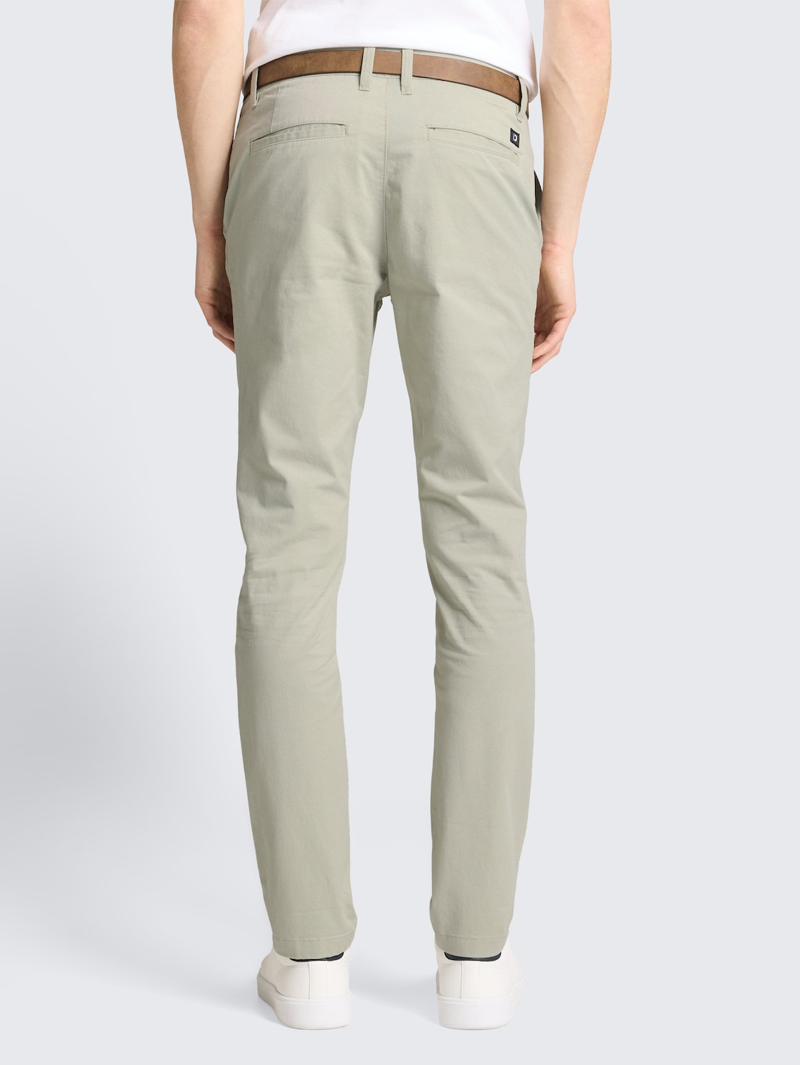 TTSLIM chinos with belt - elemental grey - Neckline model-back view