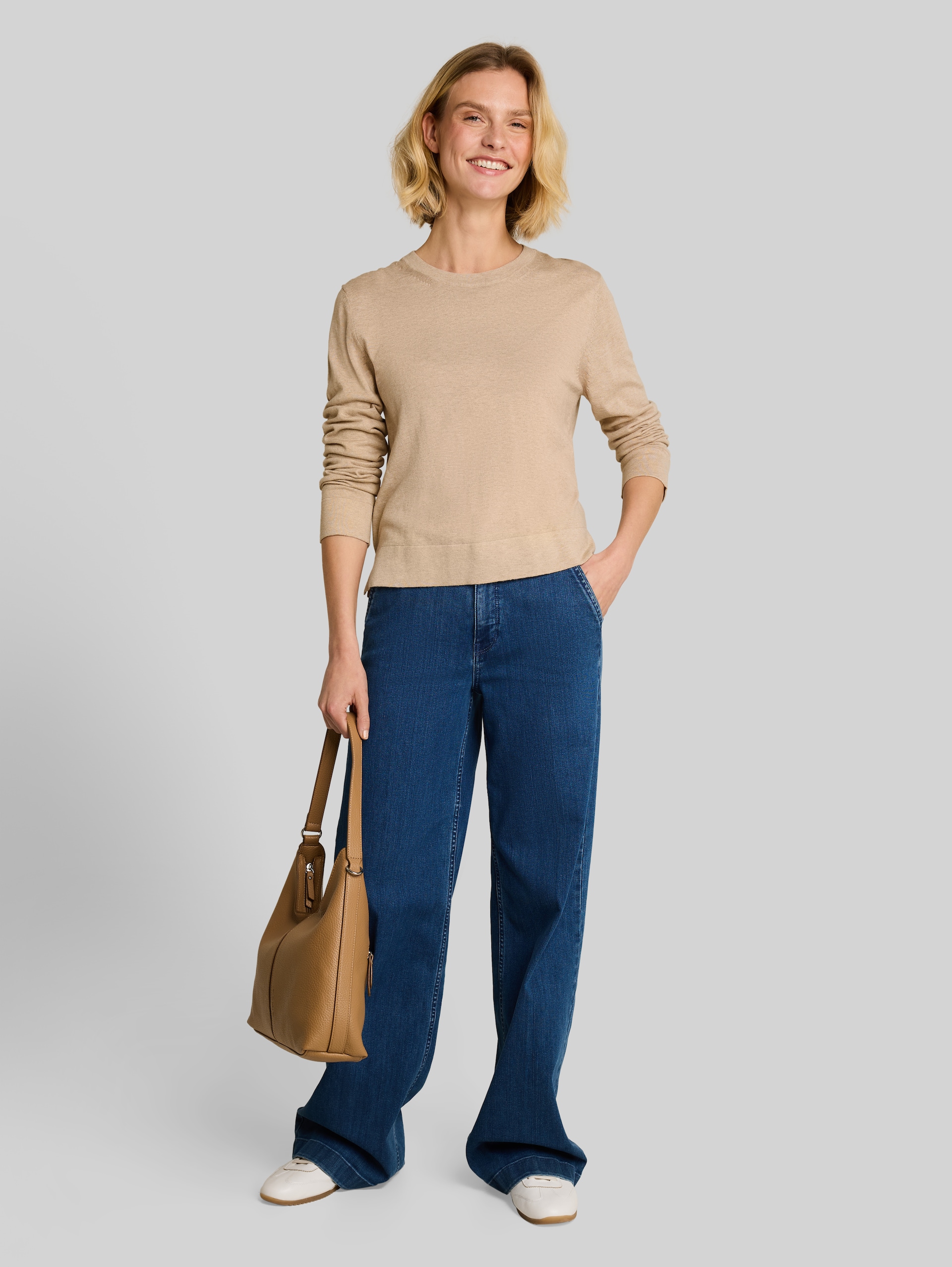 Knitted jumper with silk blend - gravel beige melange - Model front view
