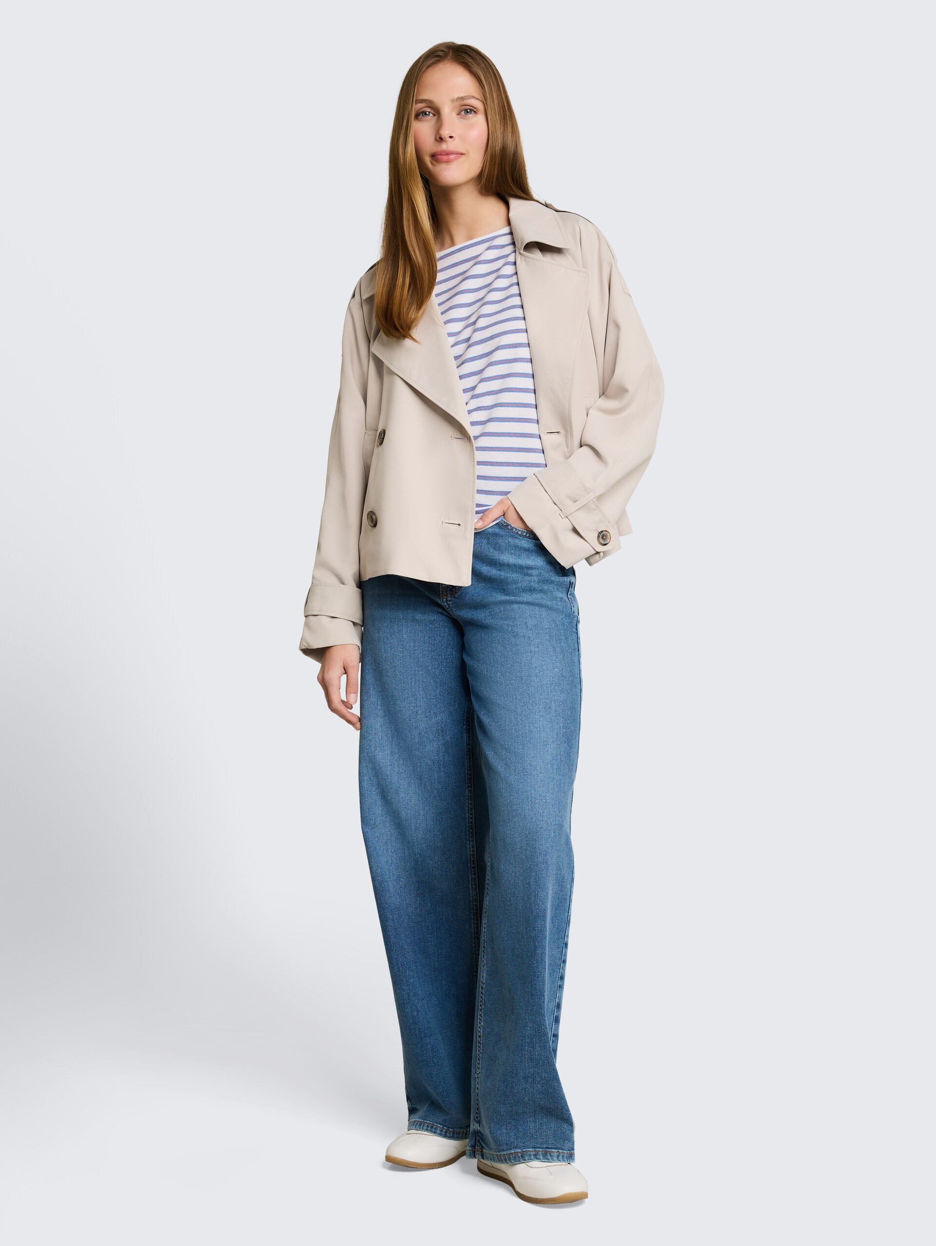 T-shirt met losse pasvorm en streepmotief - white blue coral stripe - Model vooraanzicht