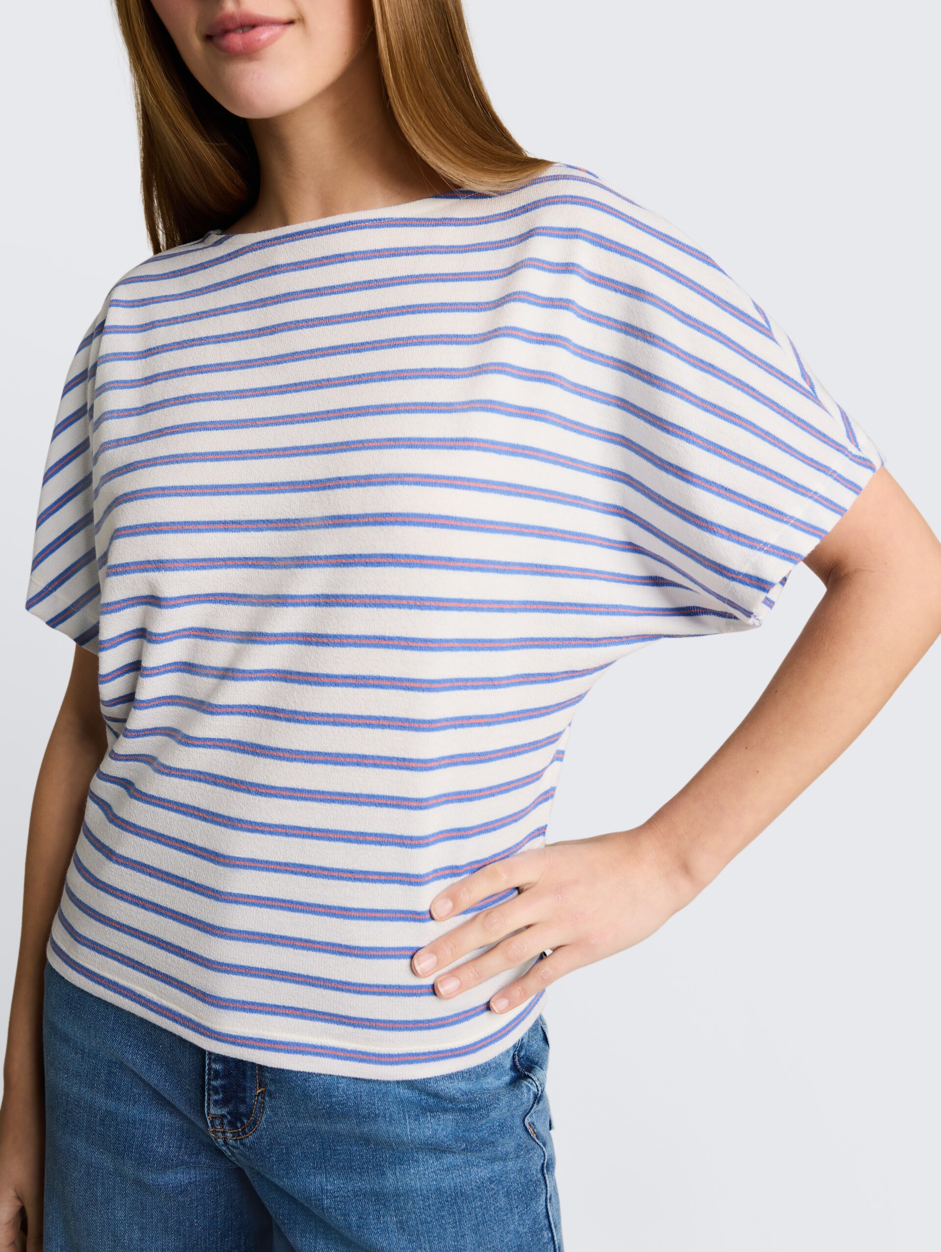 T-shirt met losse pasvorm en streepmotief - white blue coral stripe - Detailaanzicht model