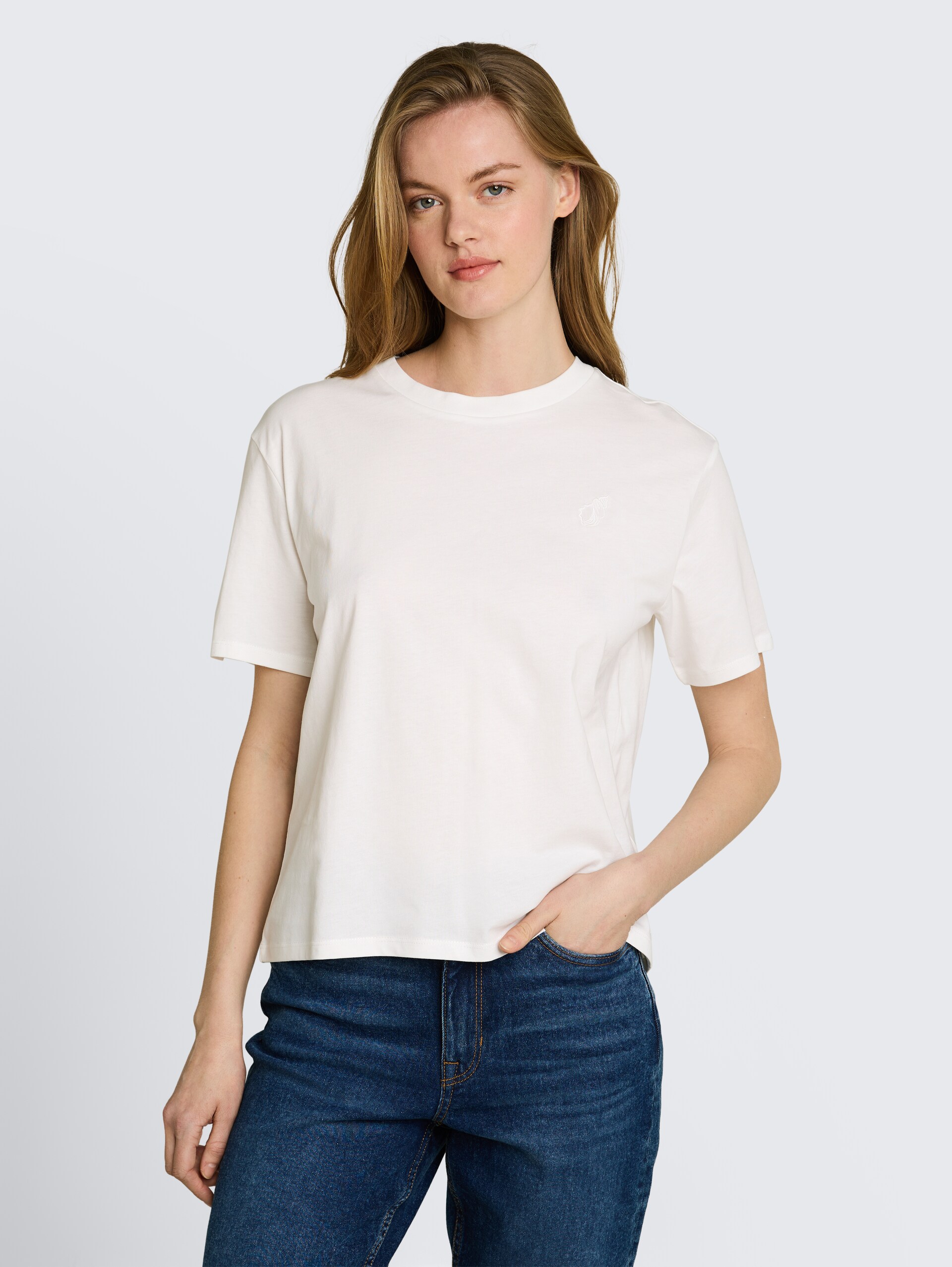 Boxy fit T-shirt met borduursel - off white - Nek model vooraanzicht