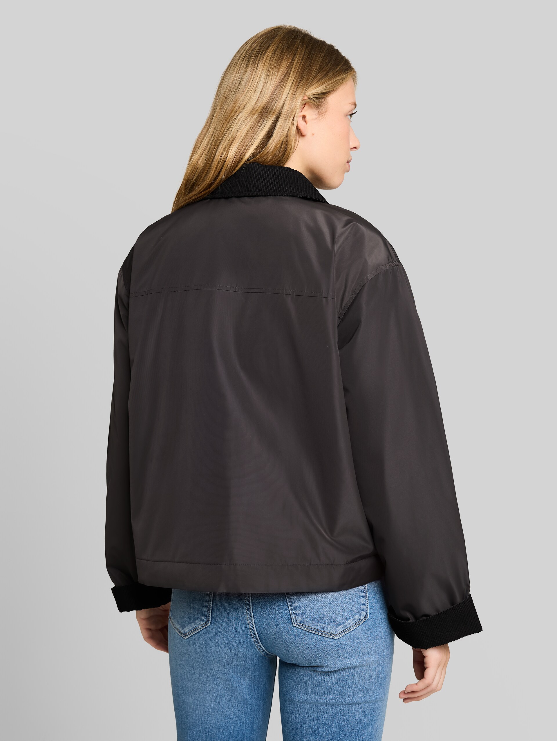 Übergangjacke mit Cord-Kragen - Coal Mine Grey - Model-Rückansicht