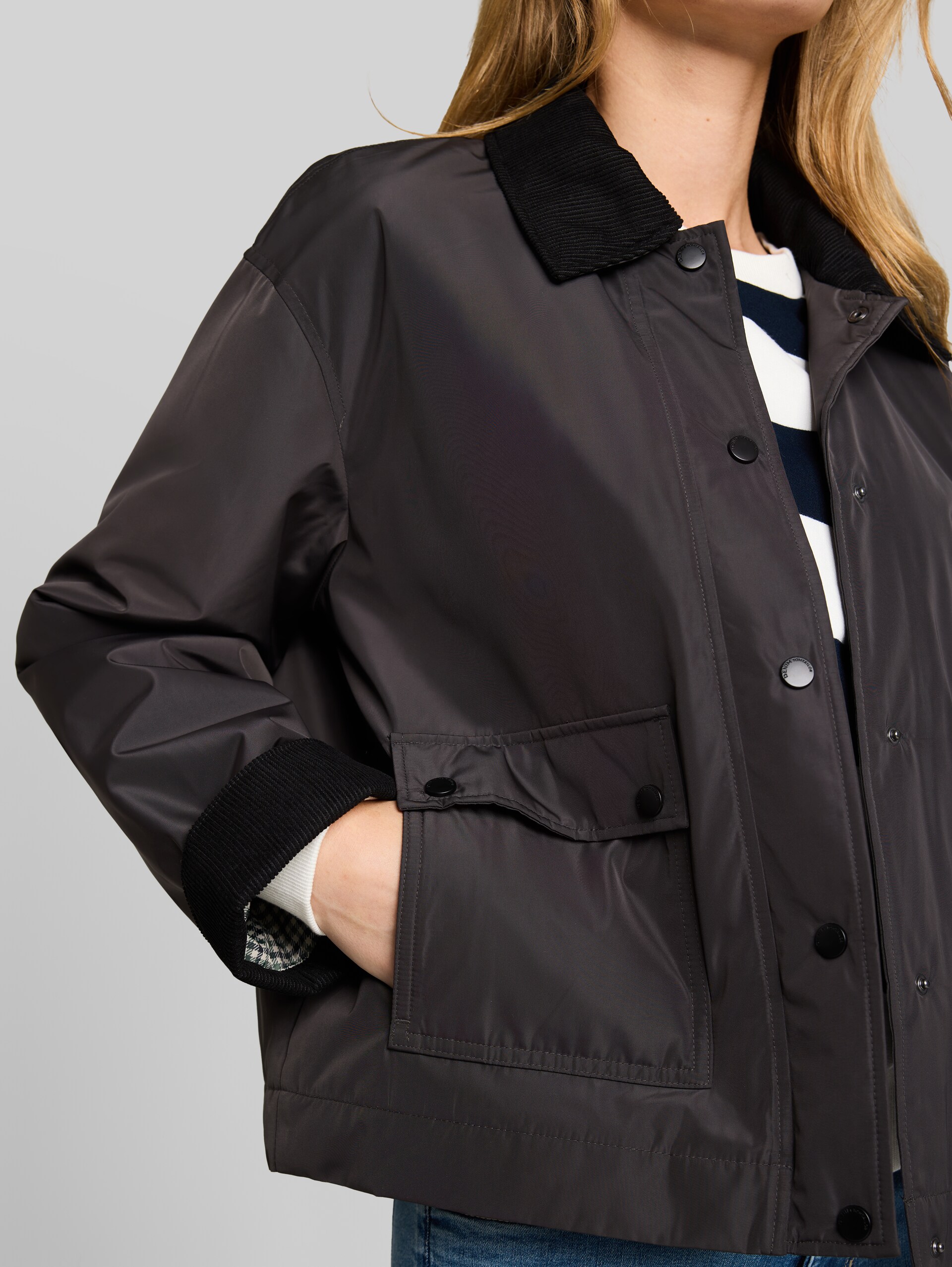 Übergangjacke mit Cord-Kragen - Coal Mine Grey - Detail-Model-Ansicht