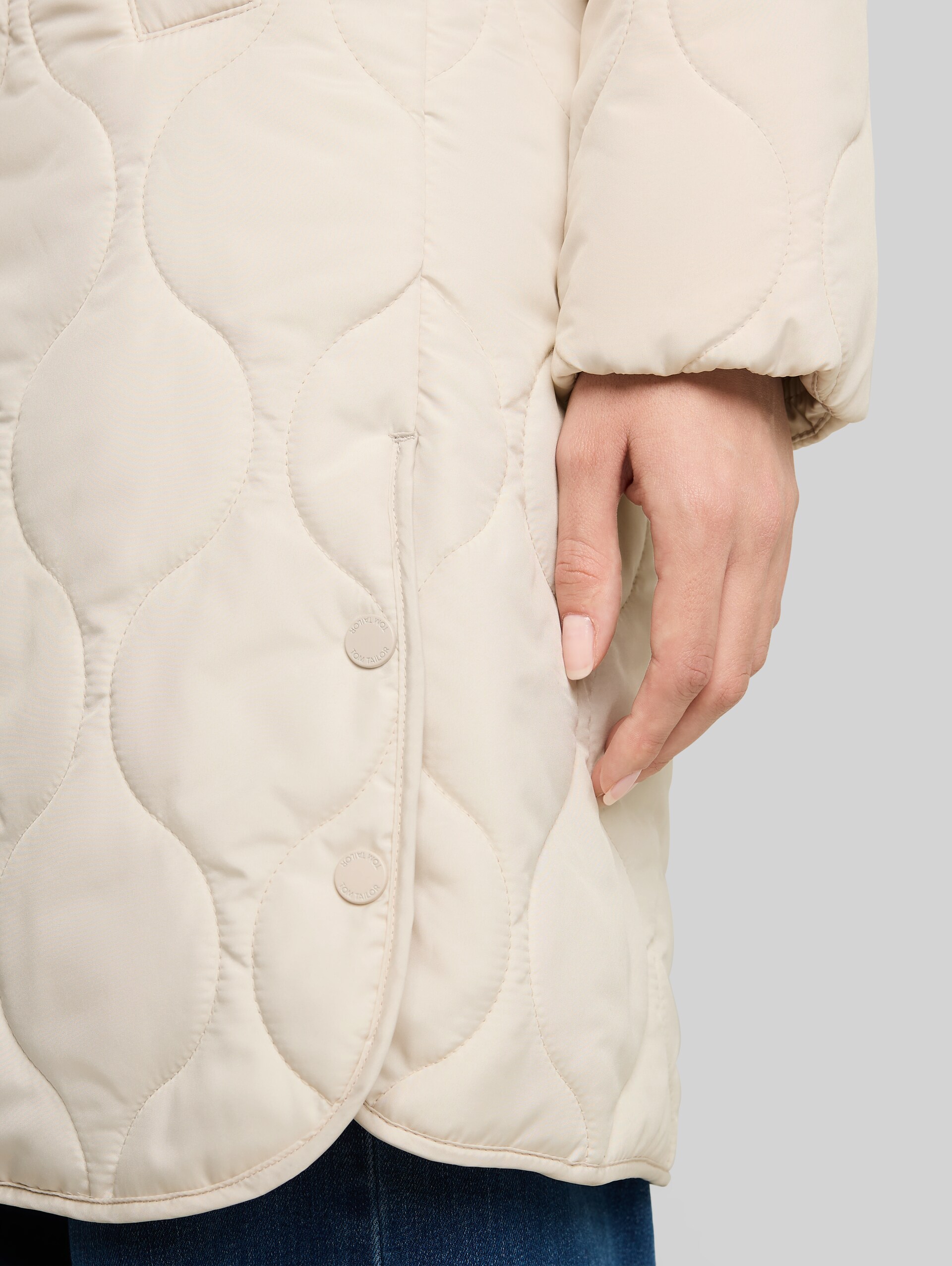 Lightweight quilted coat with hood - cold beige - Detail model view