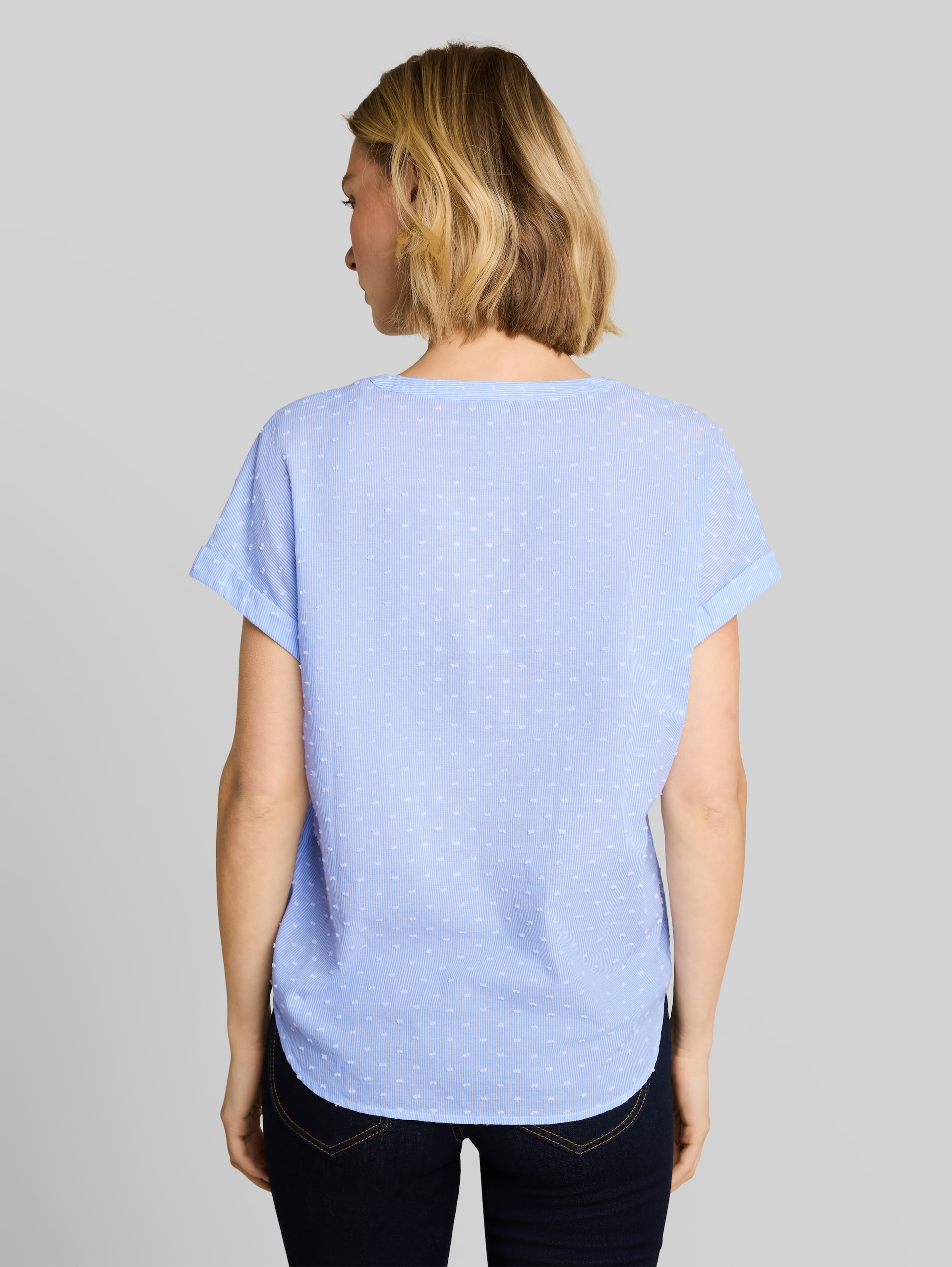 Loose Fit Bluse mit Stickerei - kentucky blue dobby stripe - Auschnitt Model-Rückansicht