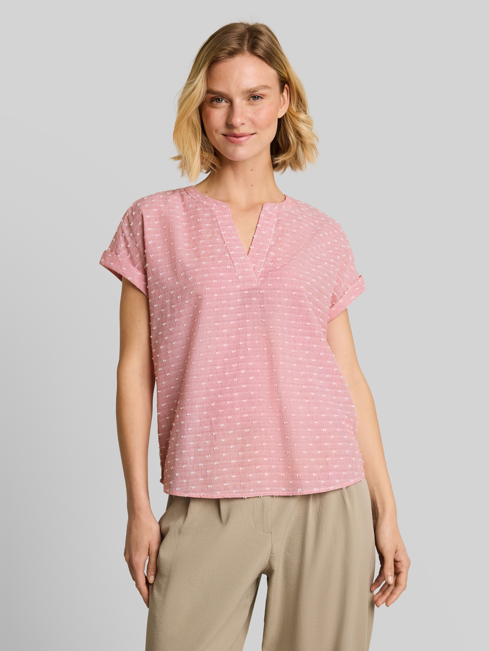 Chemisier ample avec broderies - red dobby stripe - Découpe Vue de face du modèle